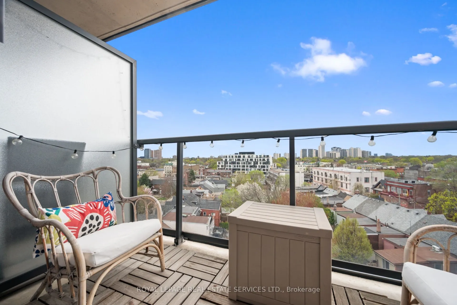 61 Heintzman Street, #812