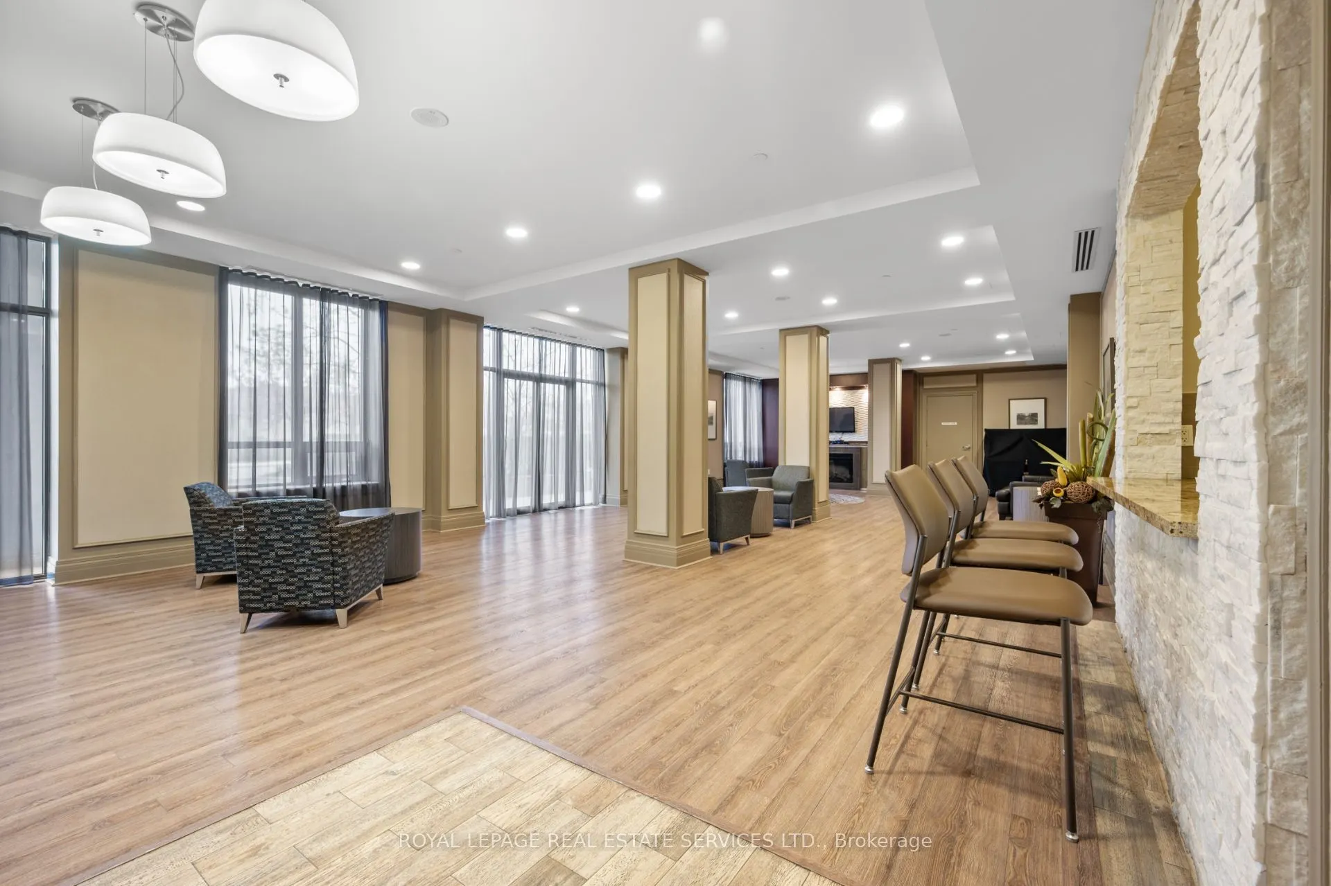 61 Heintzman Street, #812