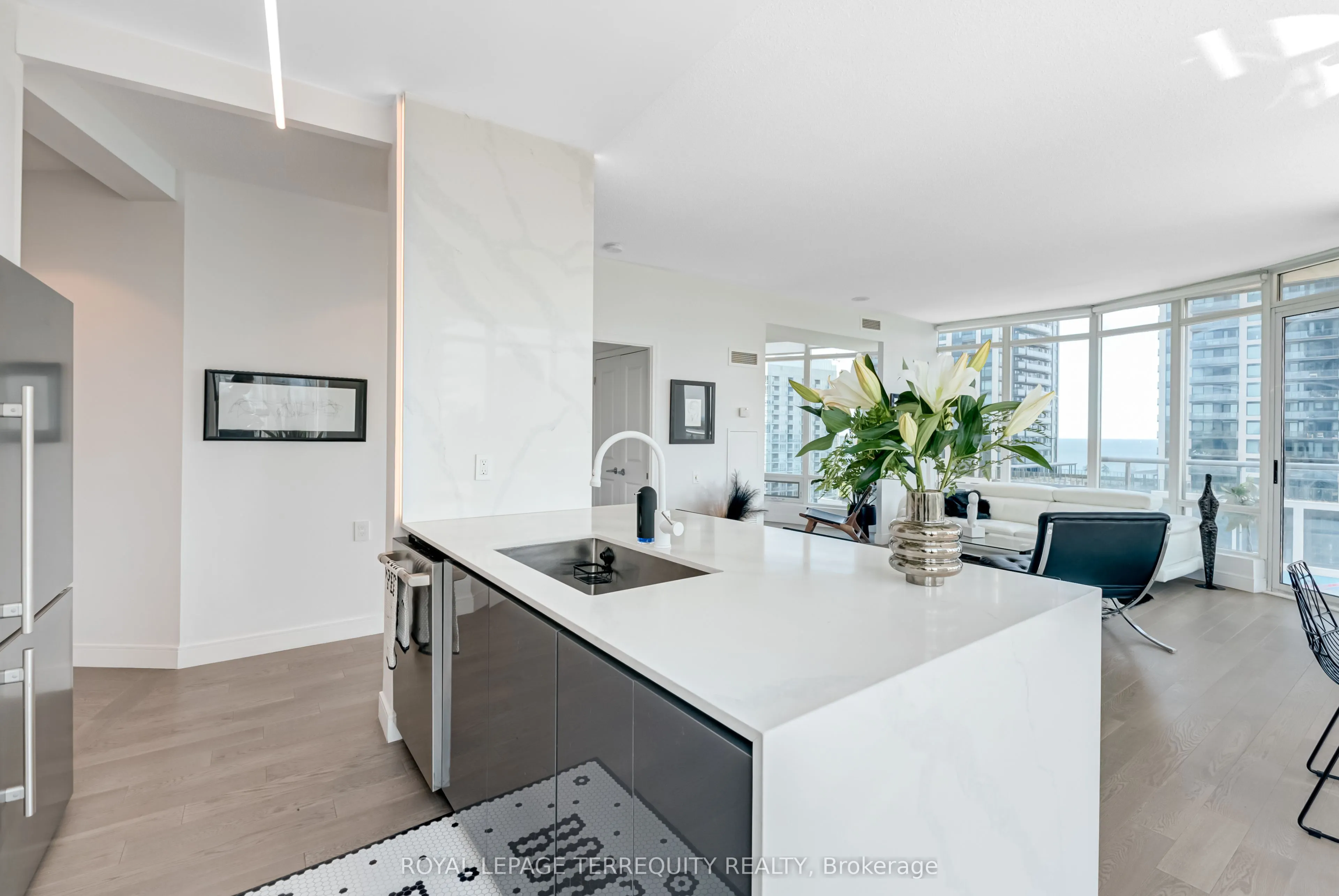 15 Windermere Avenue, #1210
