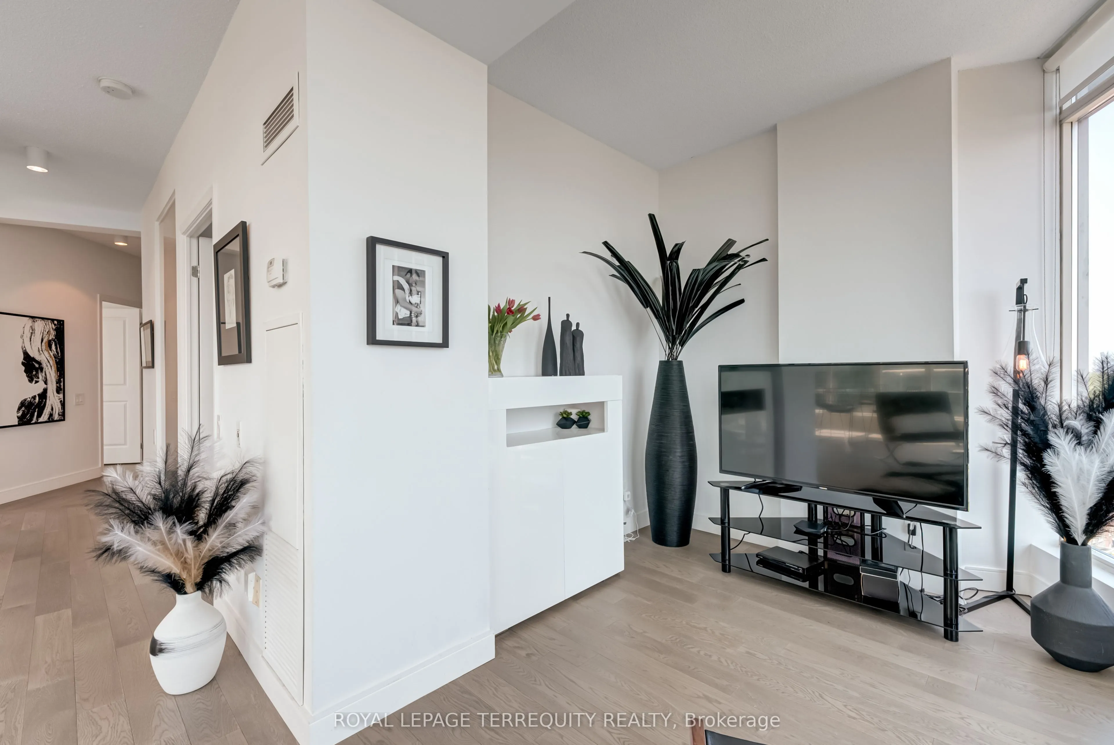 15 Windermere Avenue, #1210