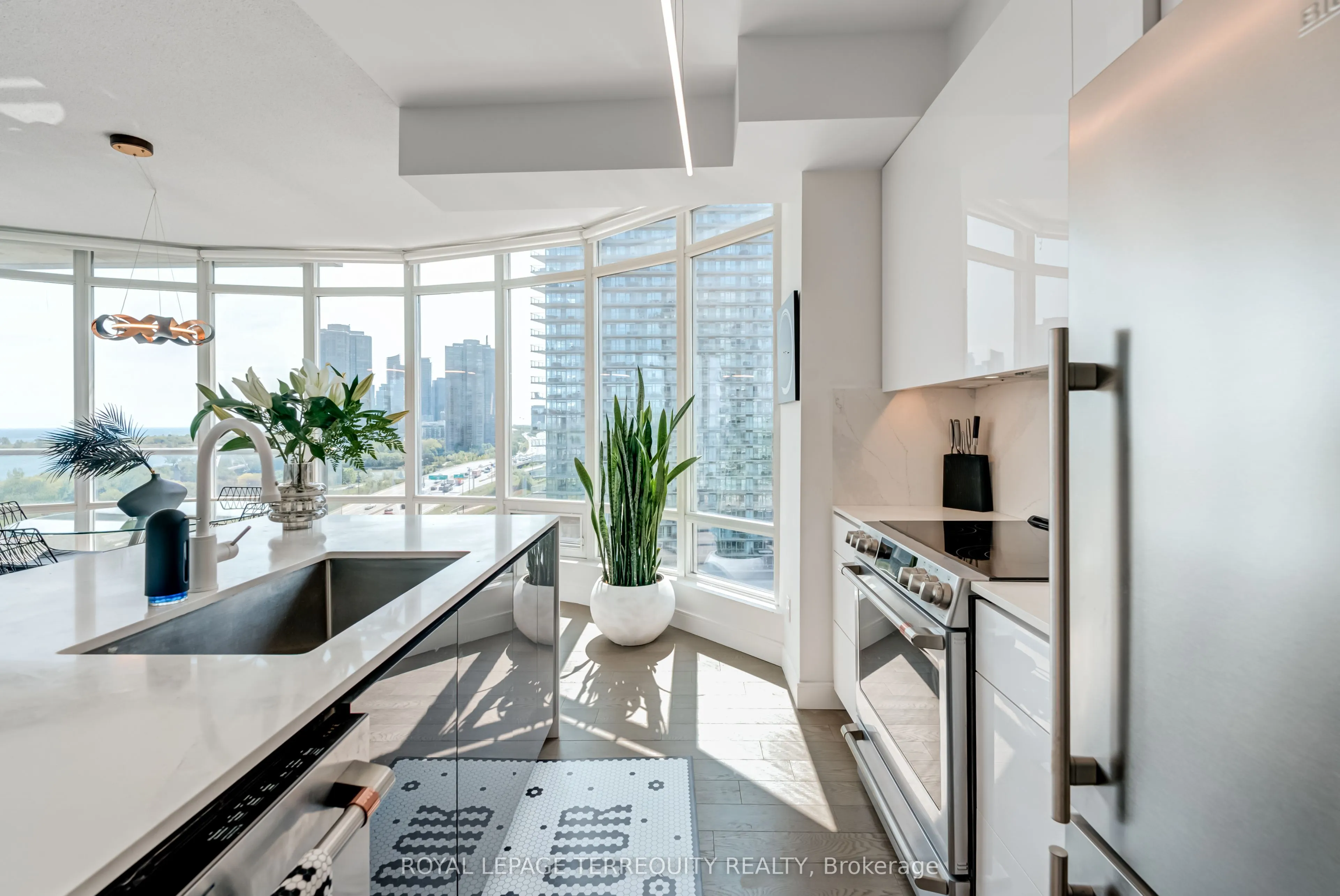 15 Windermere Avenue, #1210