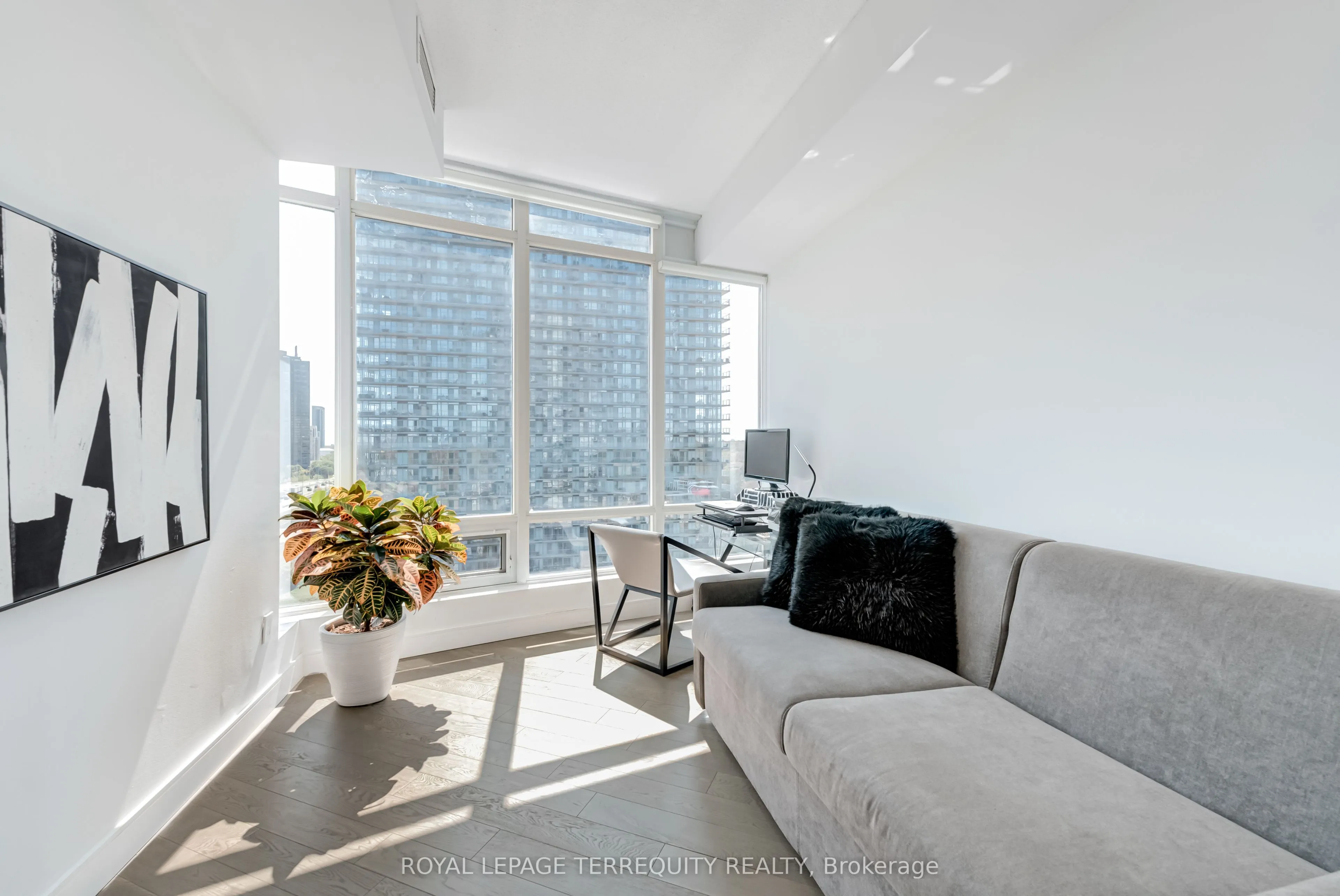 15 Windermere Avenue, #1210