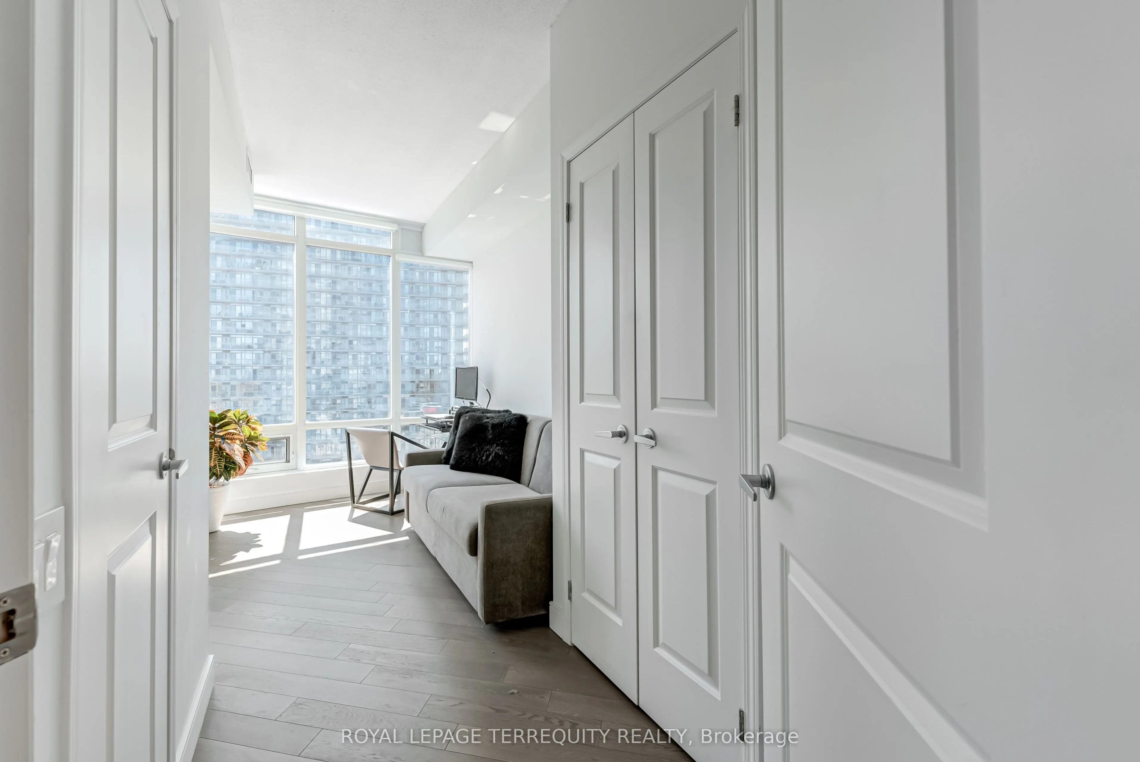 15 Windermere Avenue, #1210