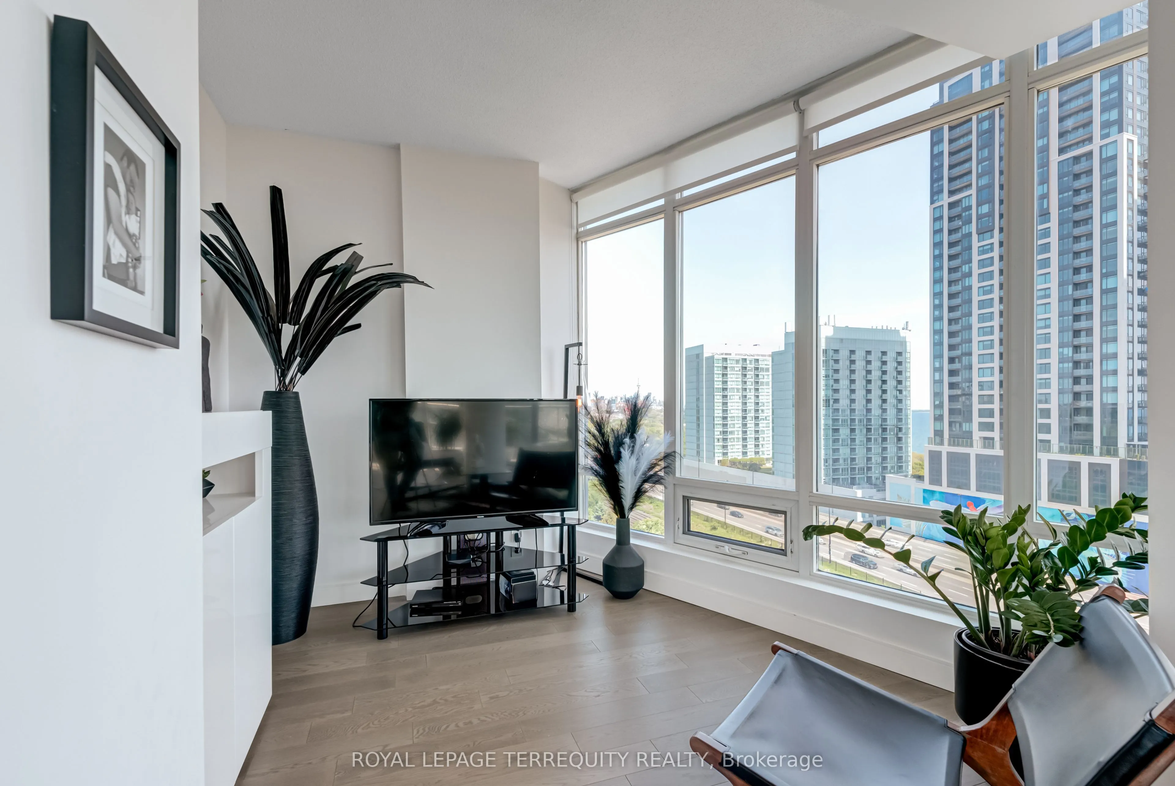 15 Windermere Avenue, #1210