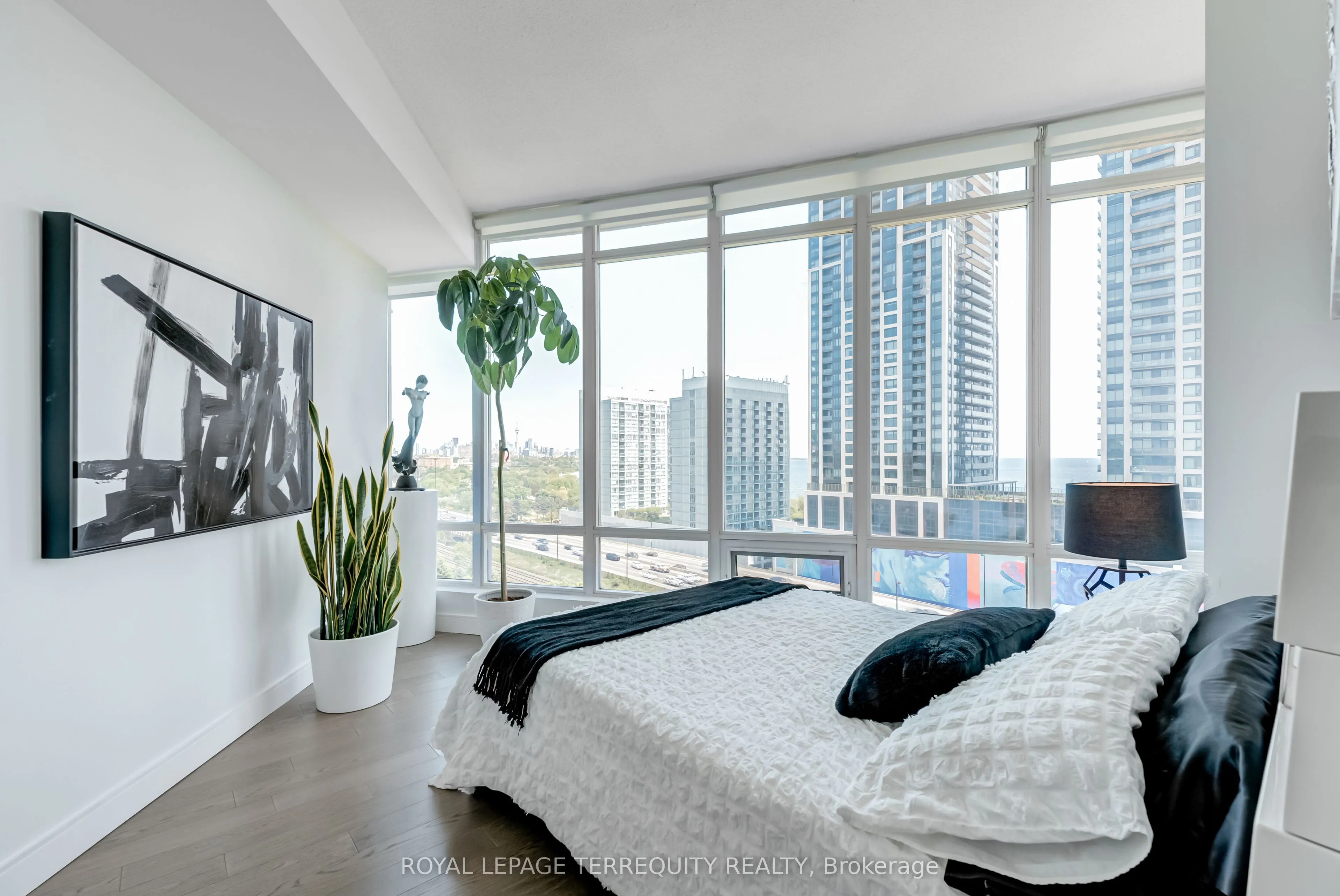 15 Windermere Avenue, #1210