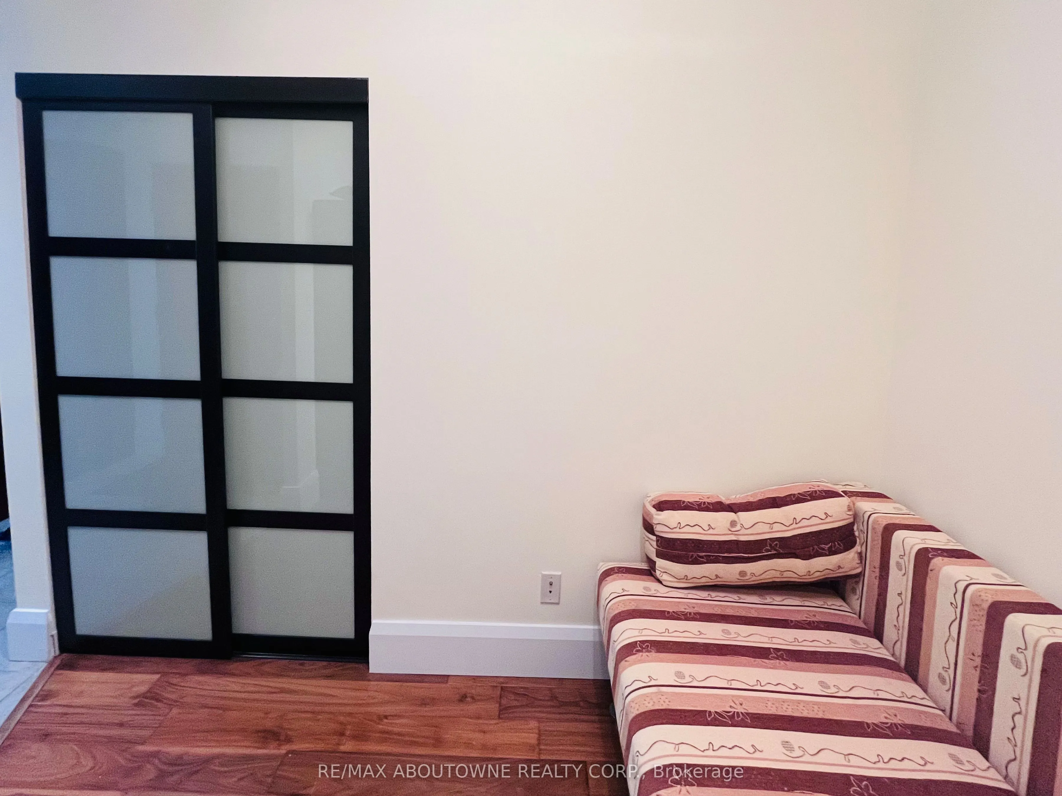 1359 Rathburn Road E, #1207