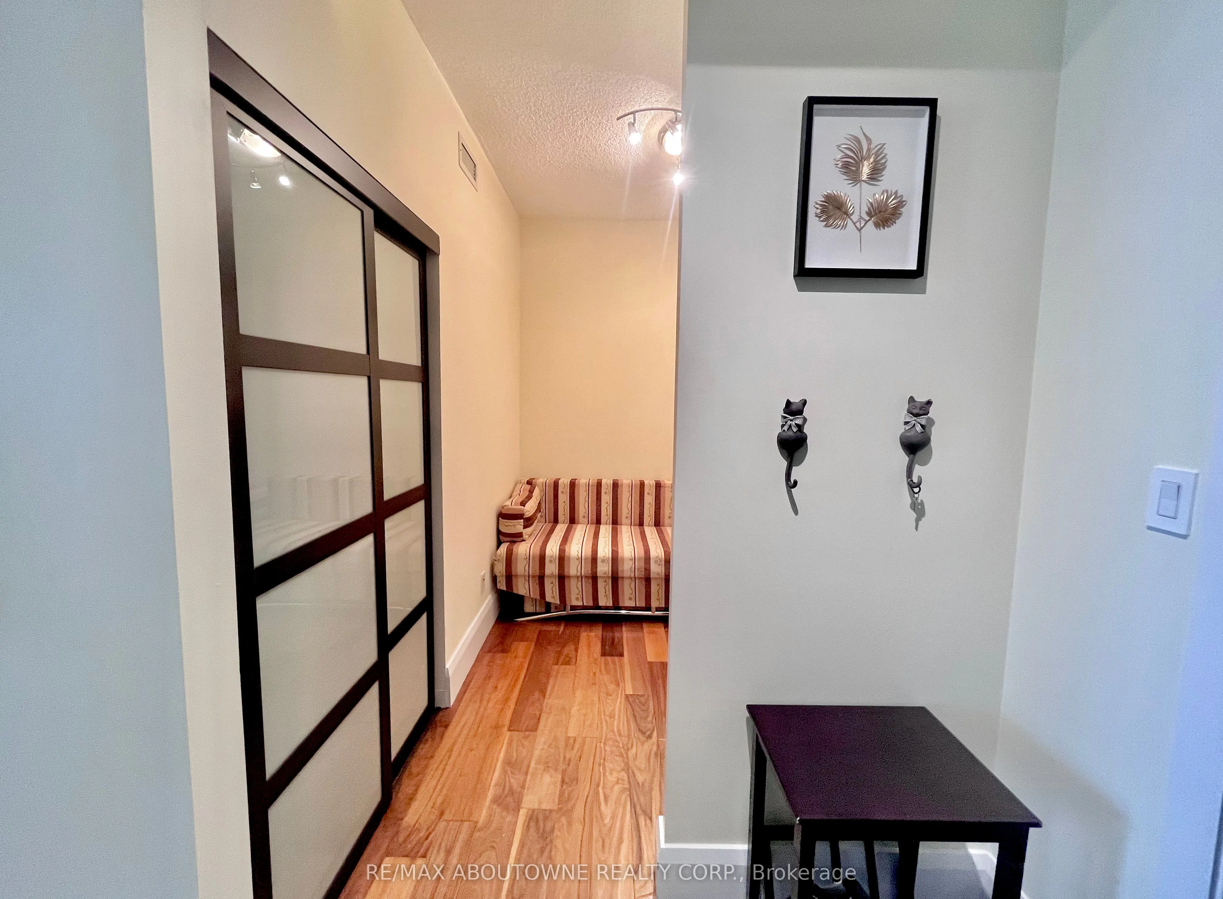 1359 Rathburn Road E, #1207