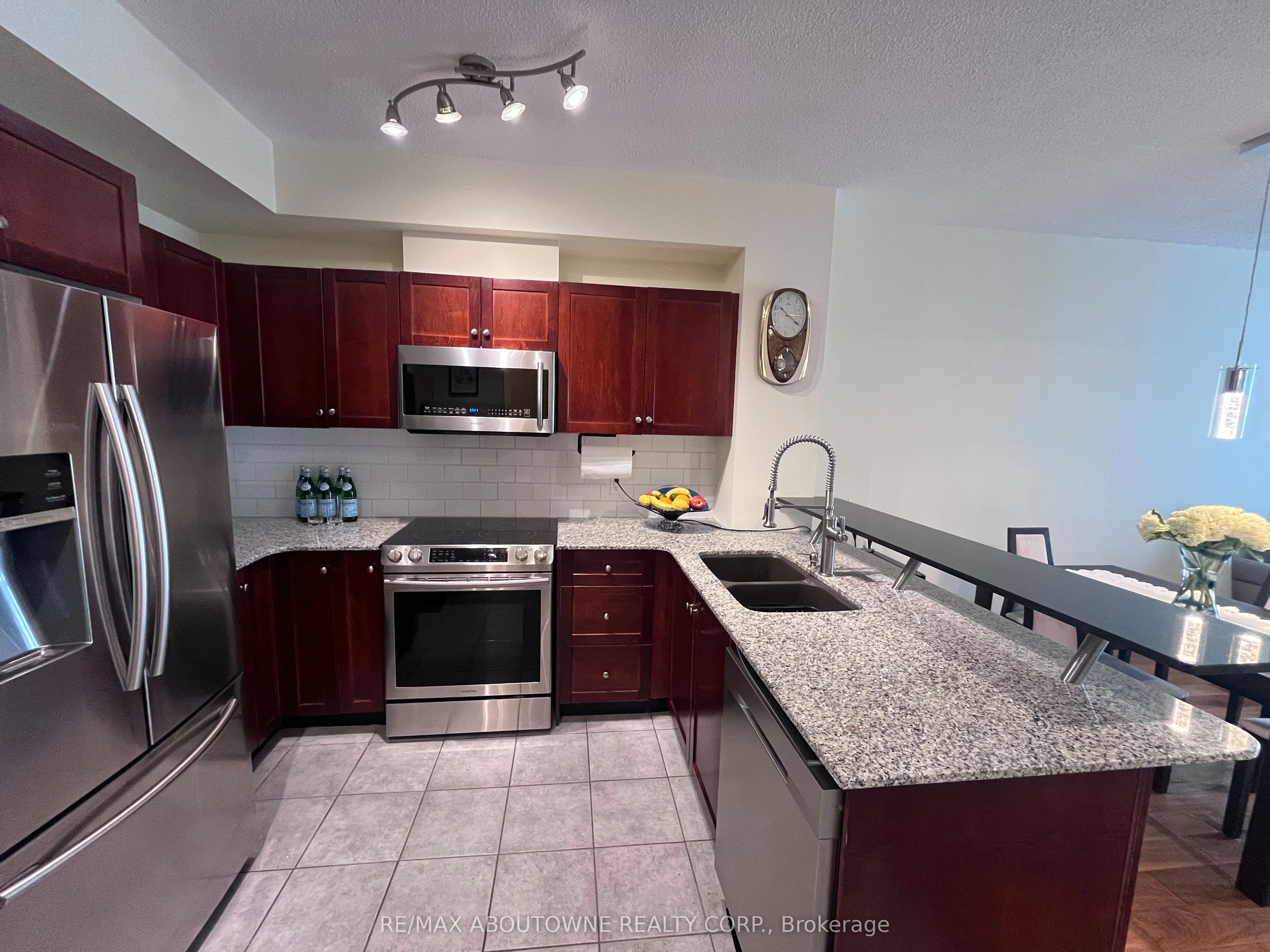 1359 Rathburn Road E, #1207