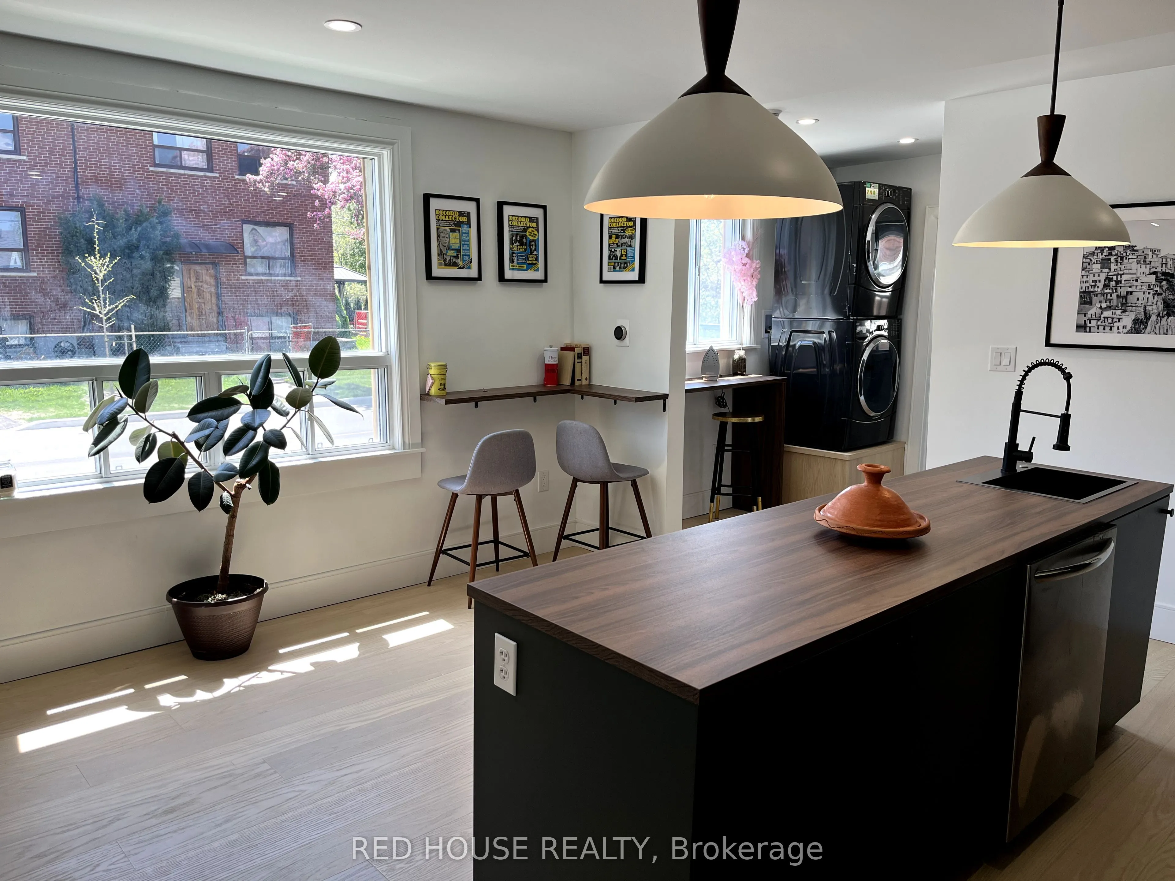 2 Hilldale Road