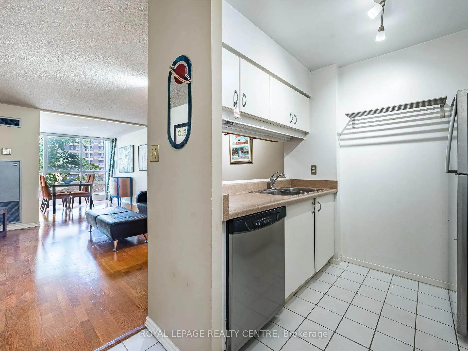 20 Southport Street, #402