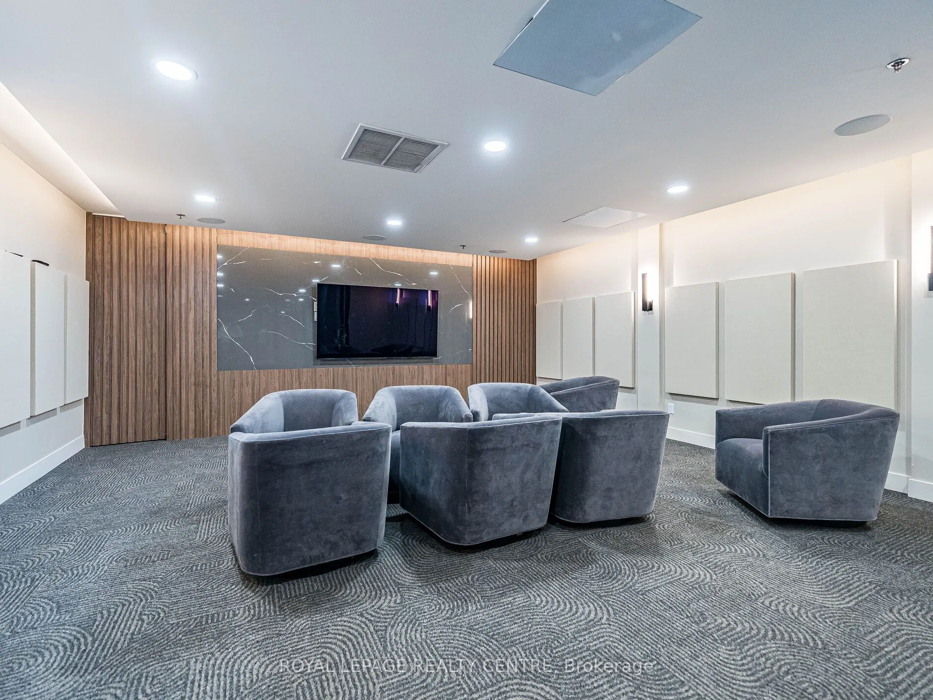 20 Southport Street, #402