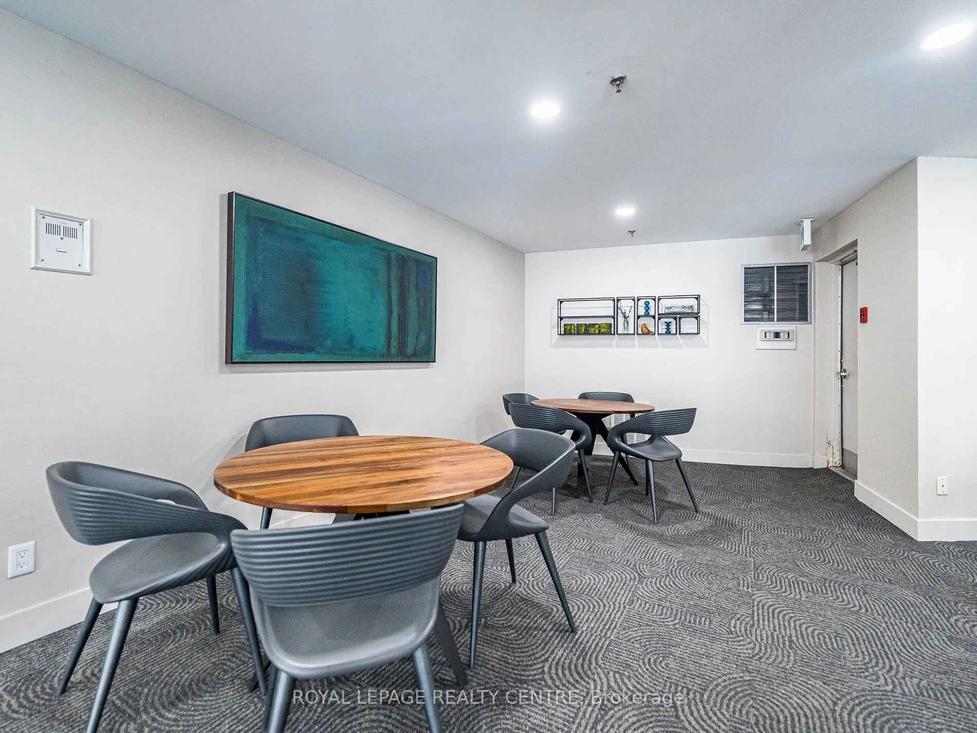 20 Southport Street, #402