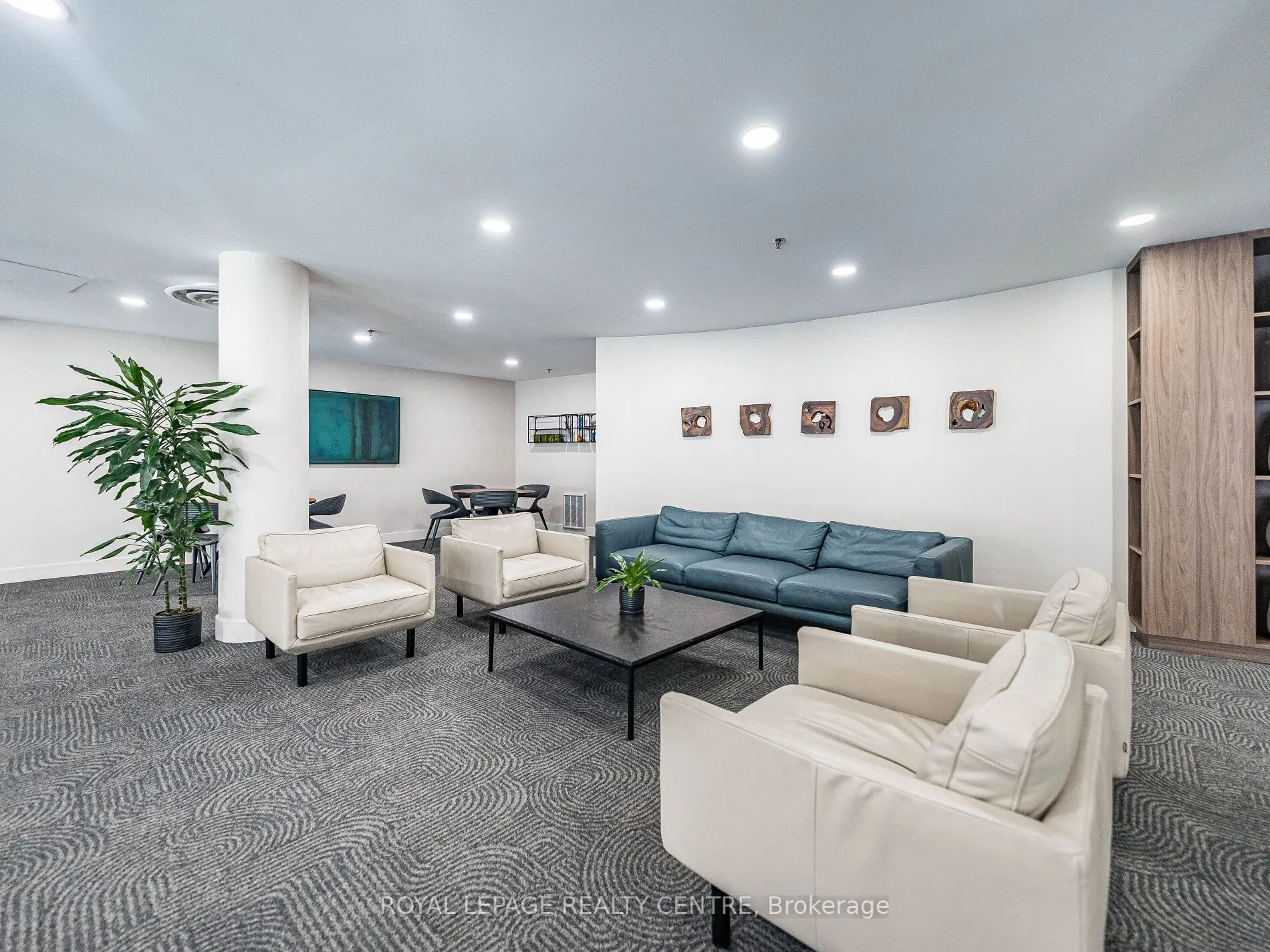 20 Southport Street, #402