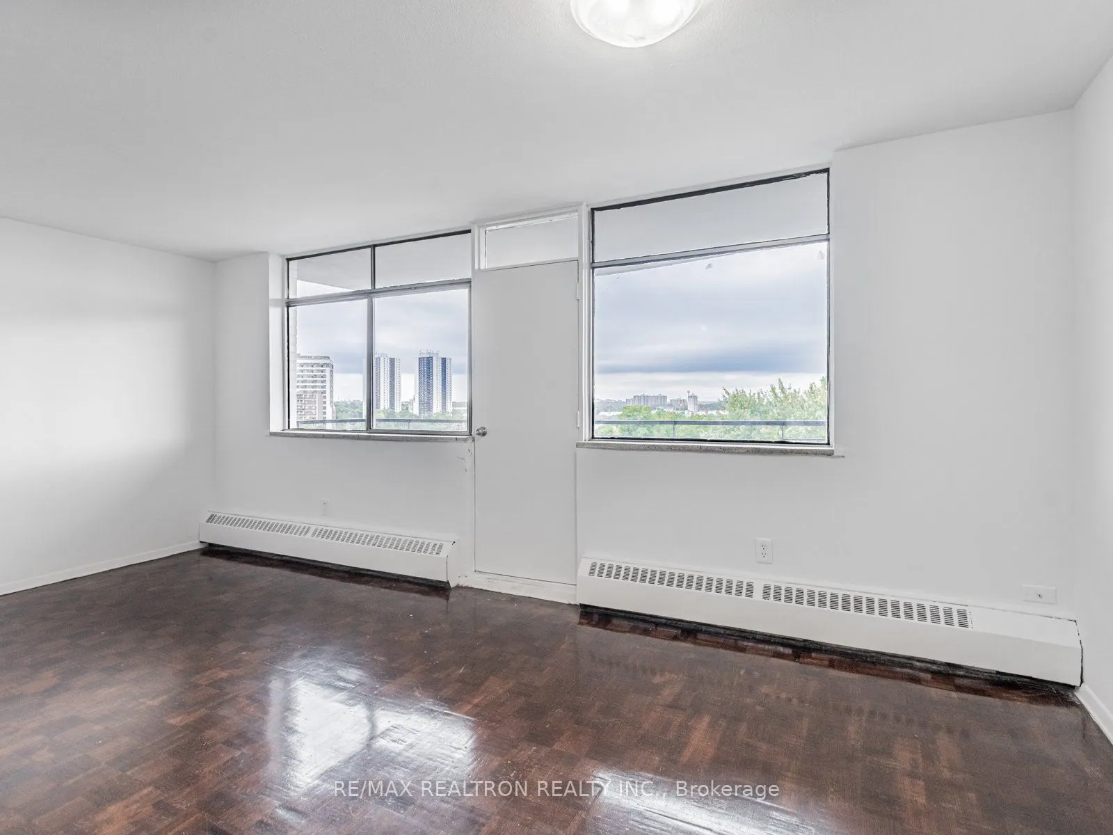 2255 Weston Road, #909