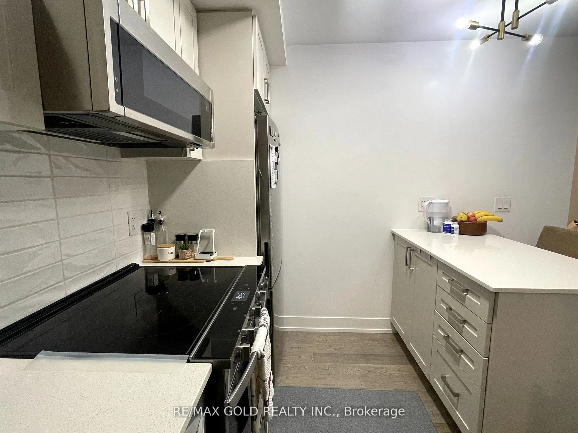 1115 Douglas McCurdy Comm Drive E, #102
