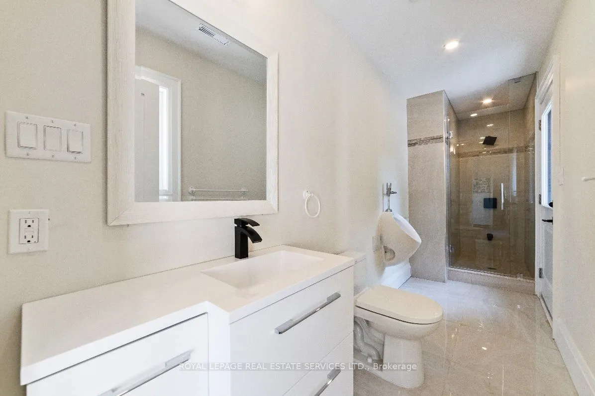 375 Arden Crescent