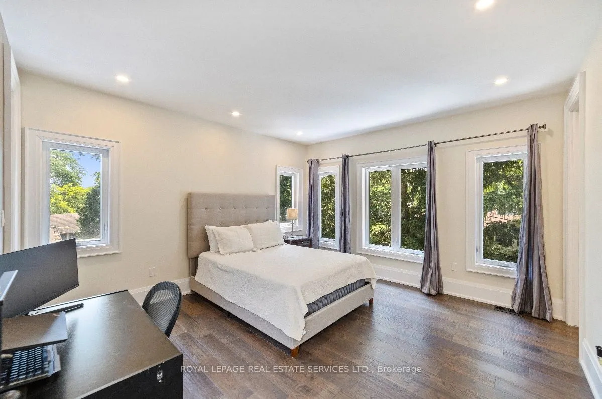 375 Arden Crescent
