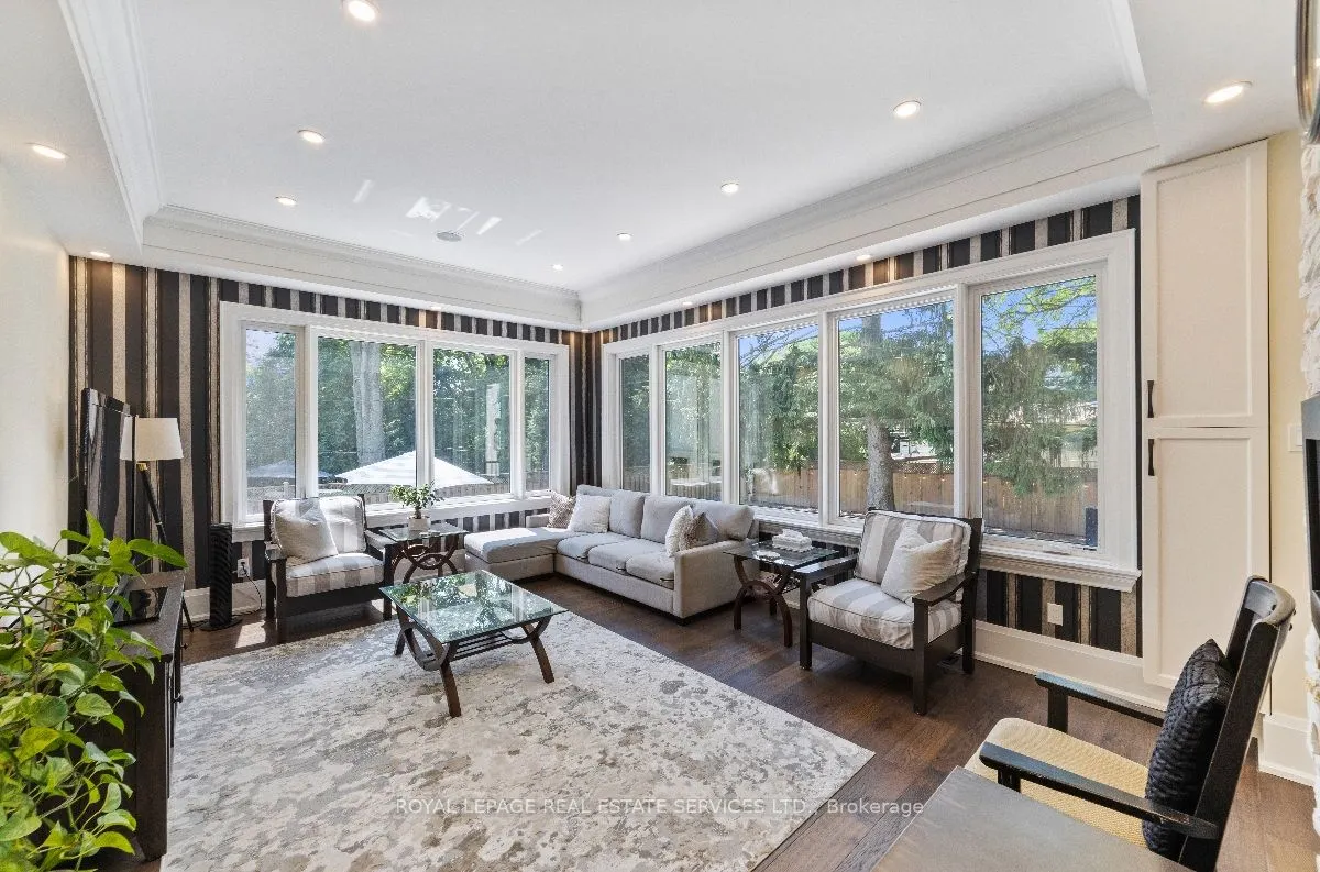 375 Arden Crescent