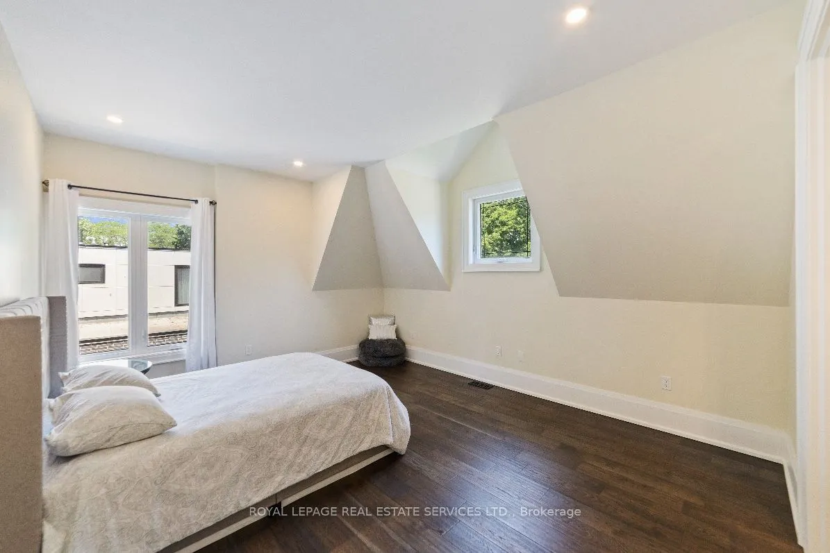 375 Arden Crescent