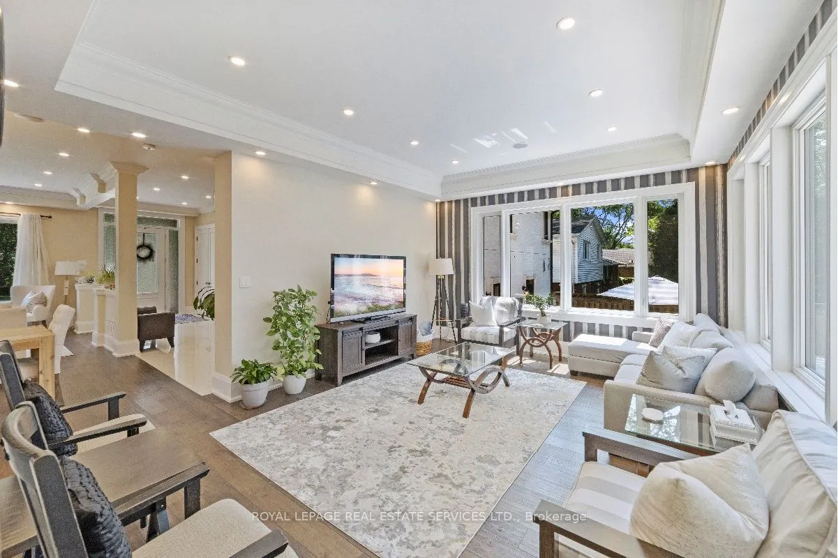 375 Arden Crescent