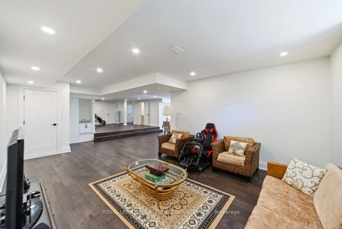 375 Arden Crescent