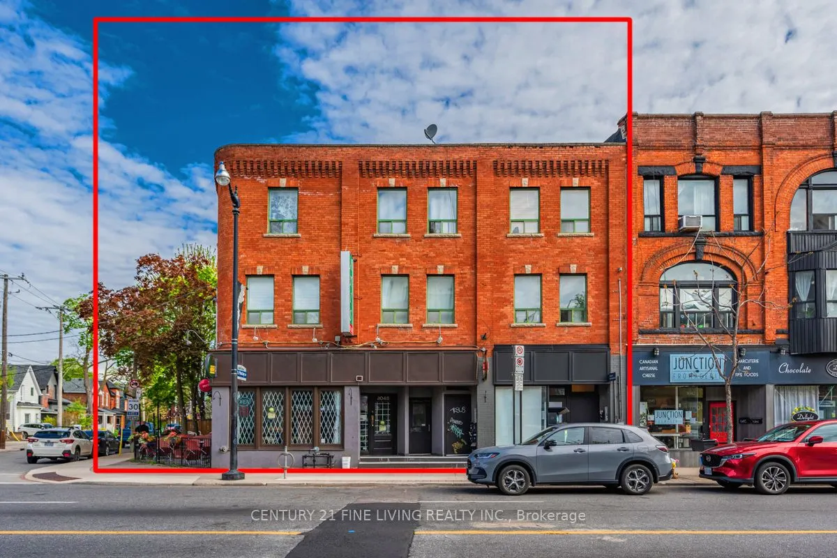 3048 Dundas Street W