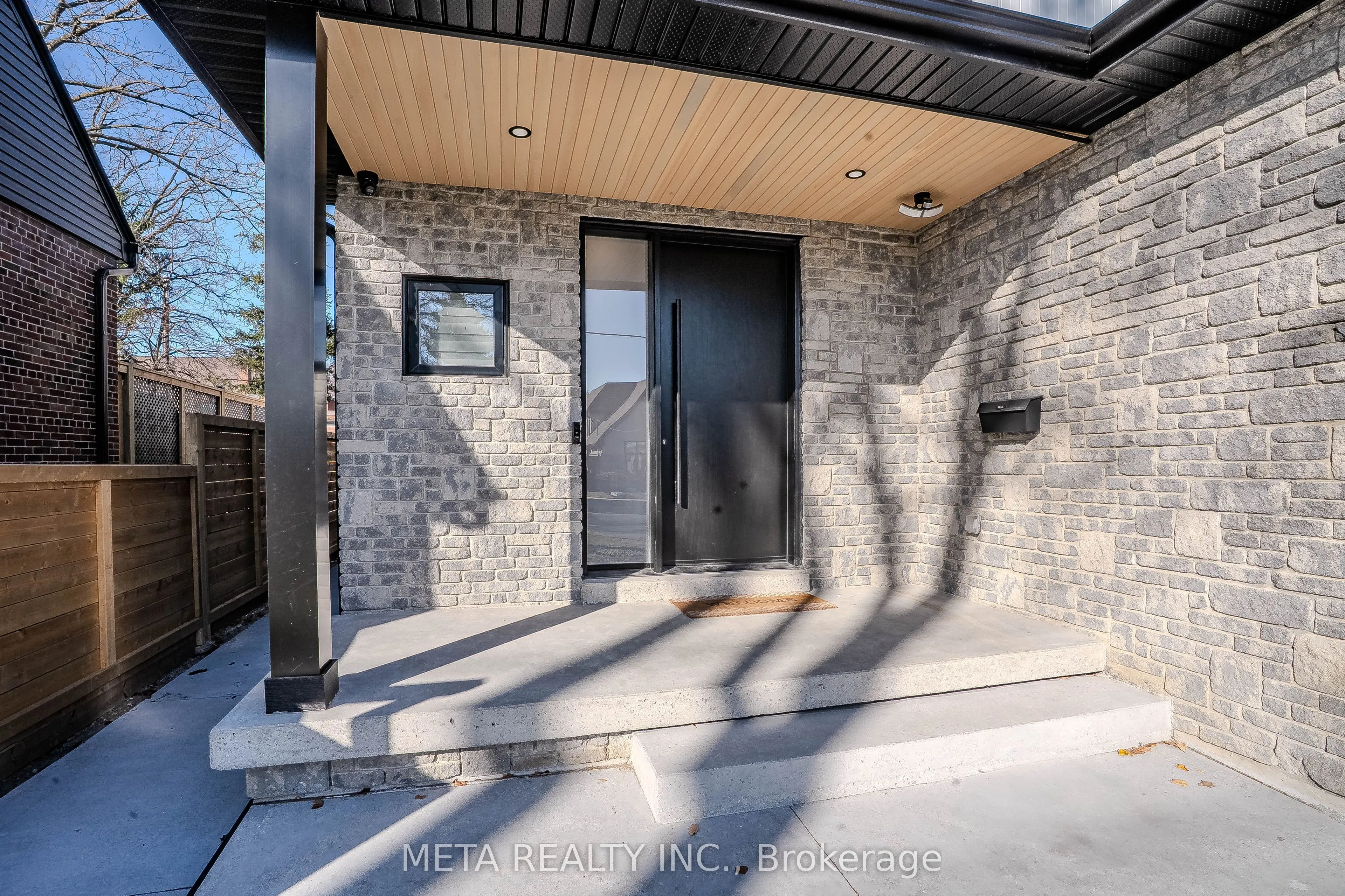 20 Shaver Avenue N