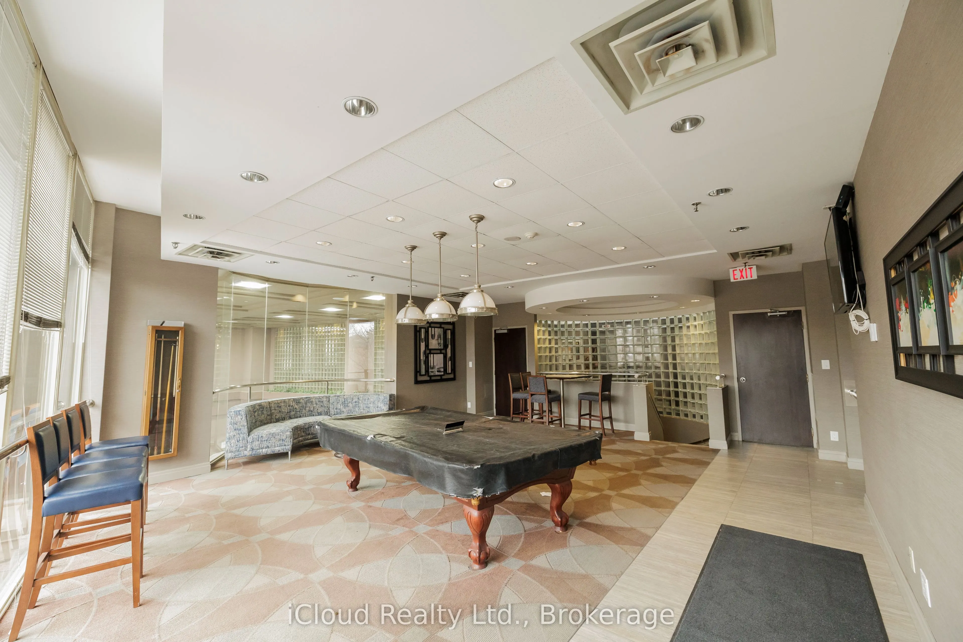 50 Eglinton Avenue W, #408