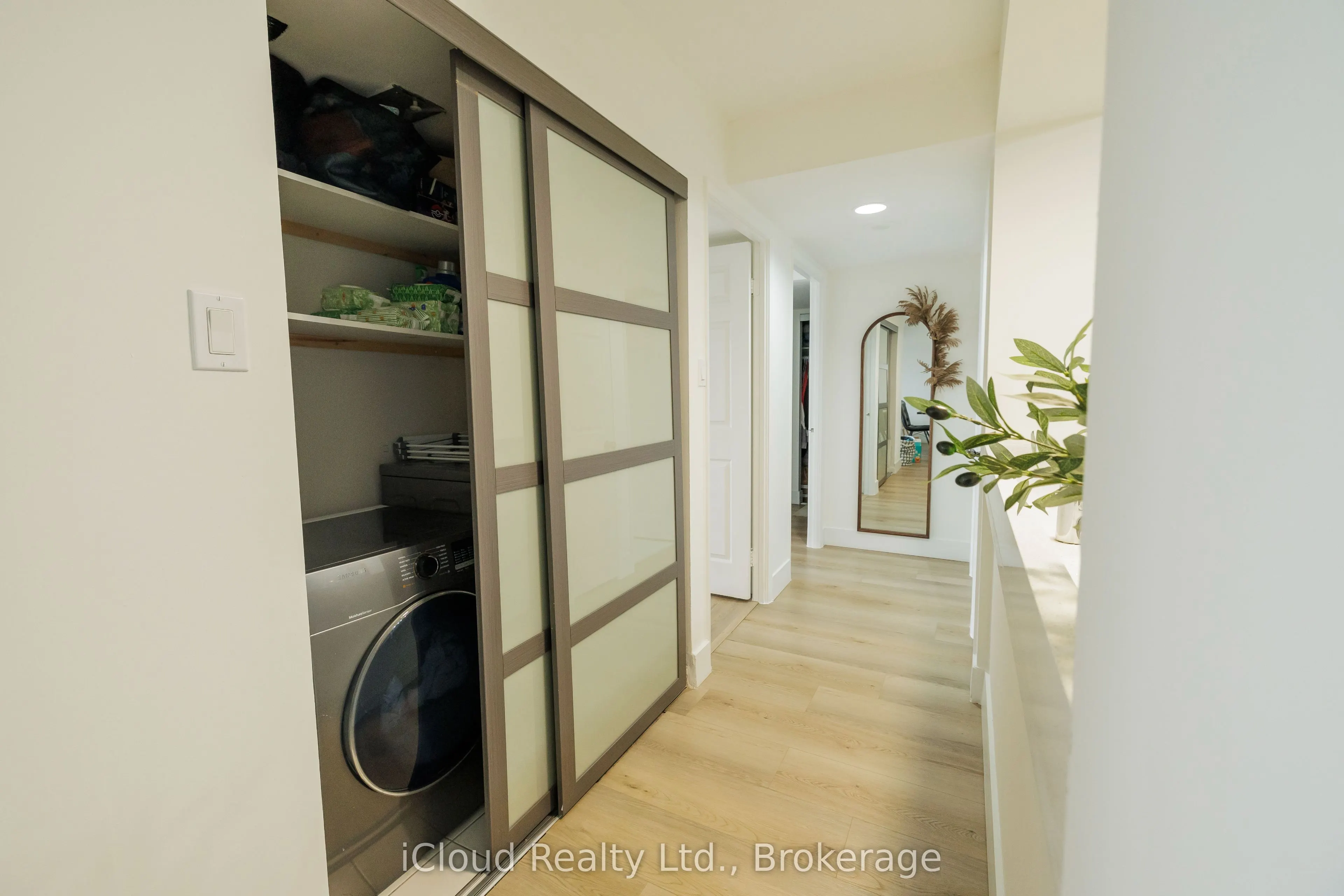 50 Eglinton Avenue W, #408