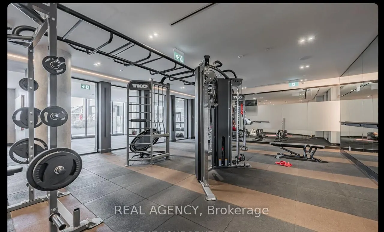 270 Dufferin Street, #821