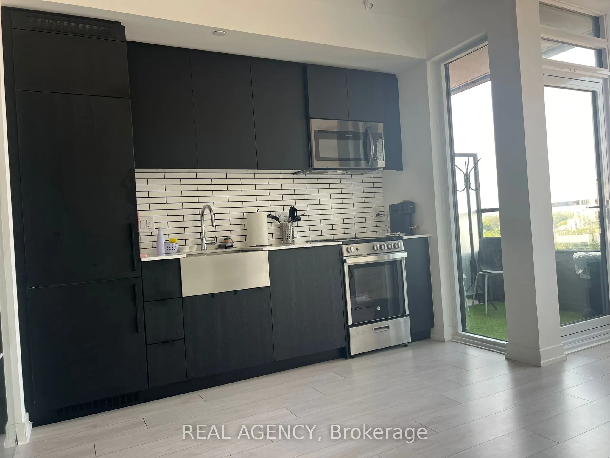 270 Dufferin Street, #821