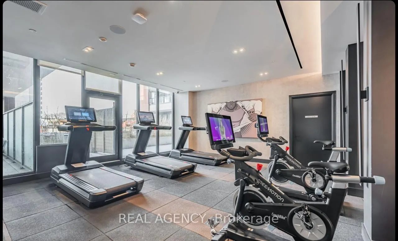 270 Dufferin Street, #821