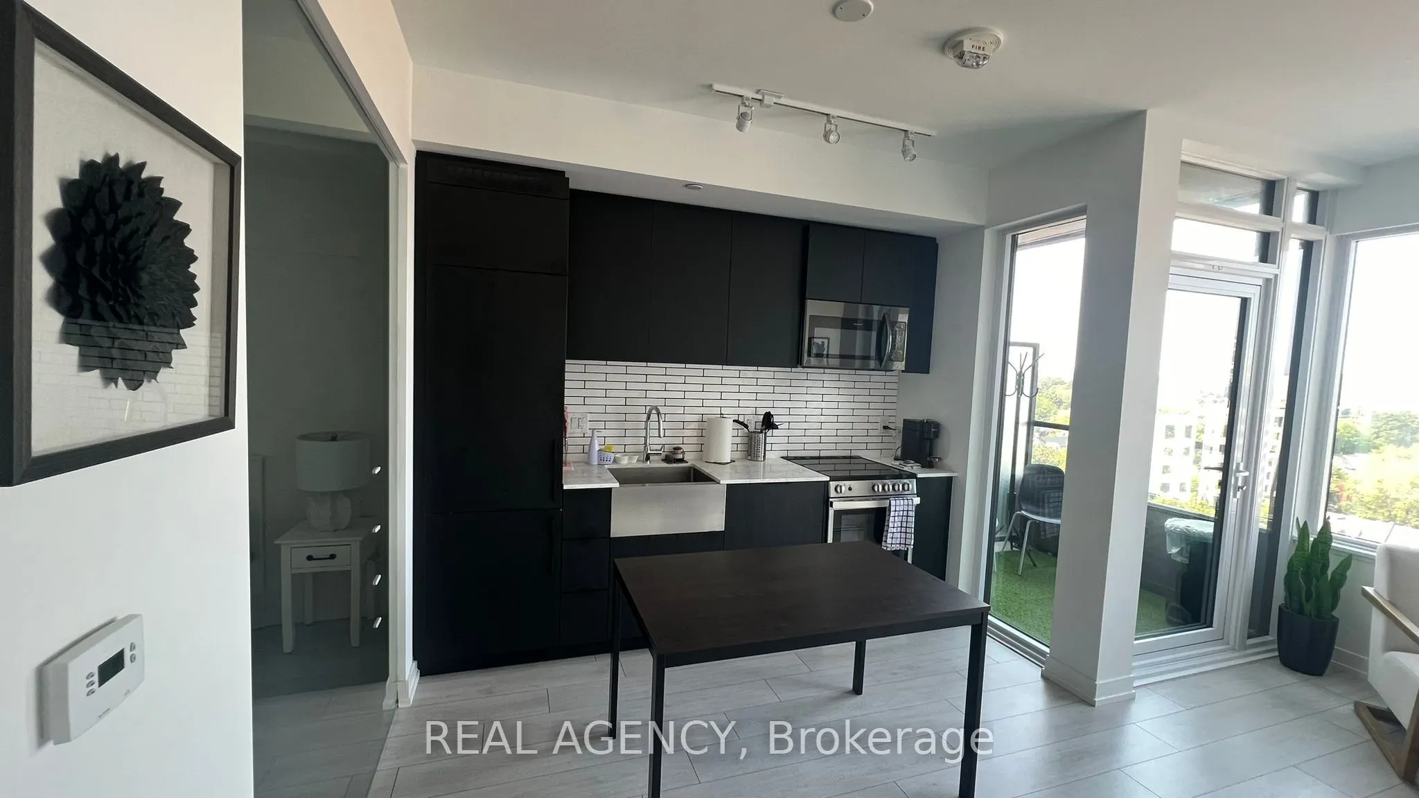 270 Dufferin Street, #821