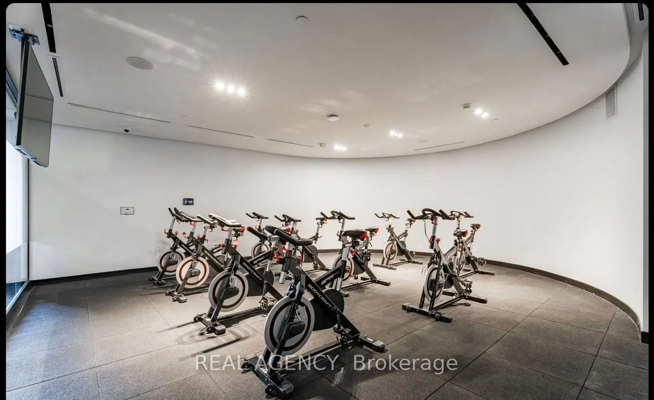 270 Dufferin Street, #821