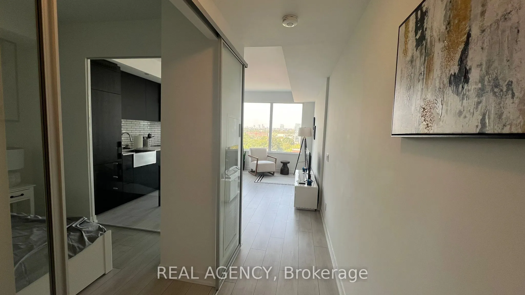 270 Dufferin Street, #821
