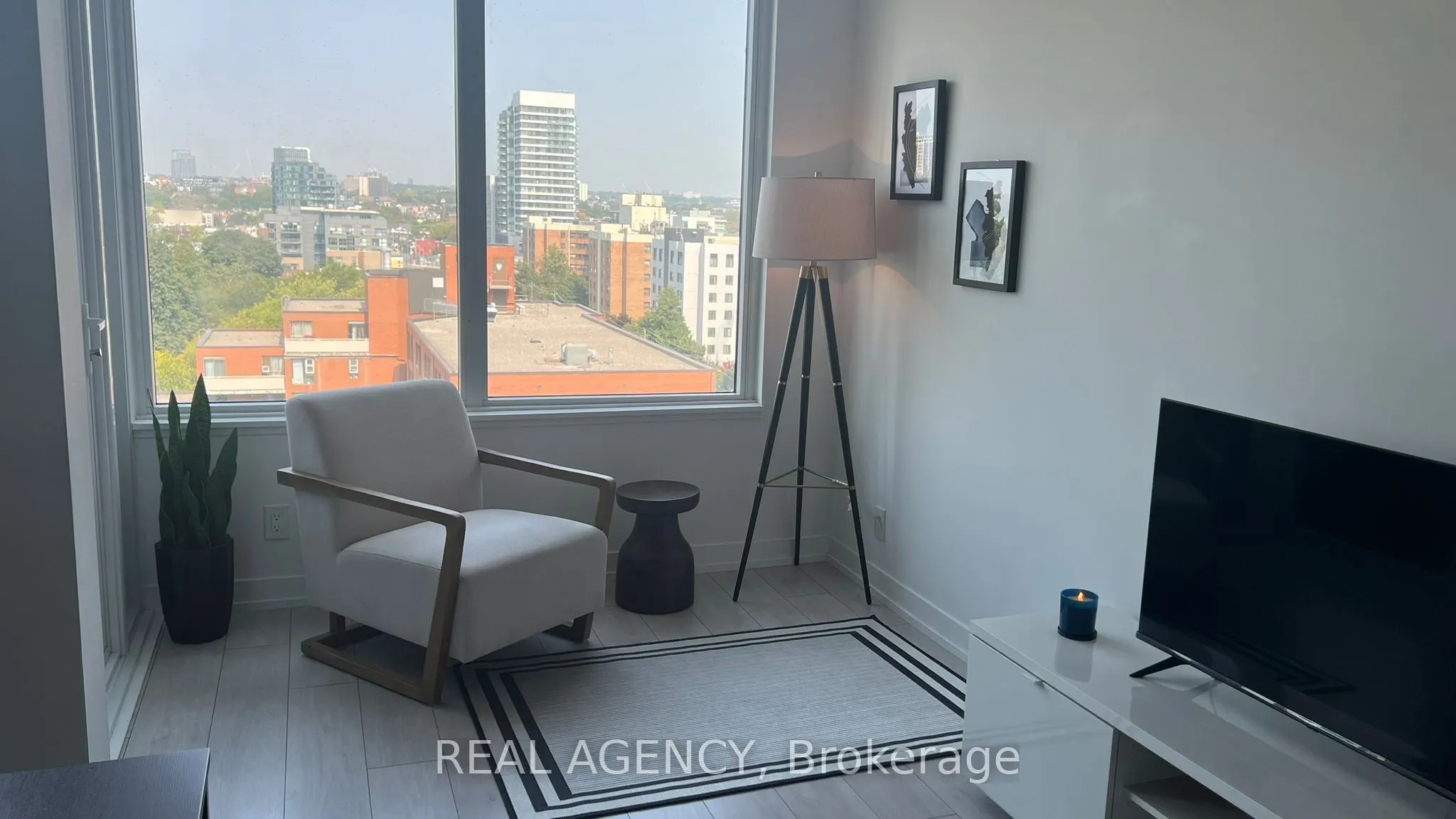270 Dufferin Street, #821