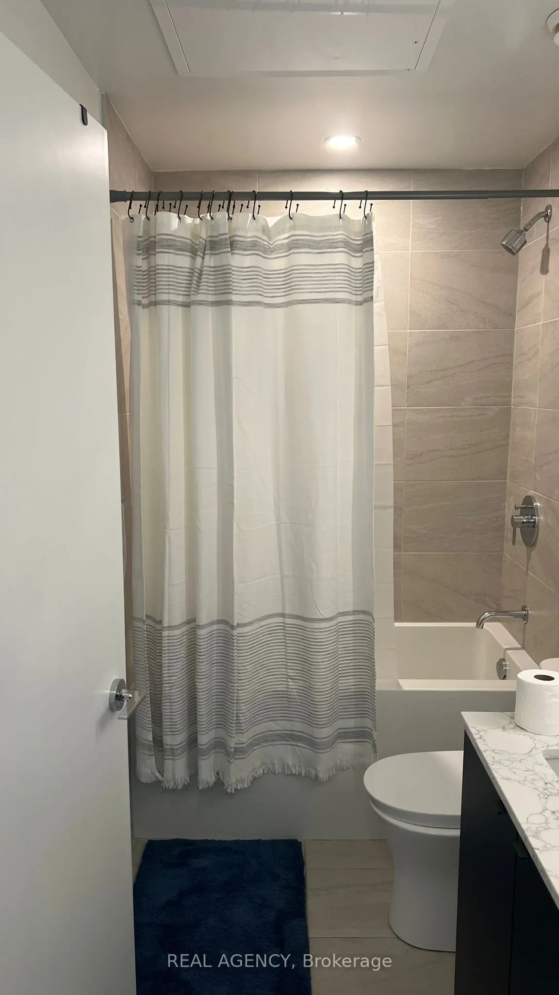 270 Dufferin Street, #821