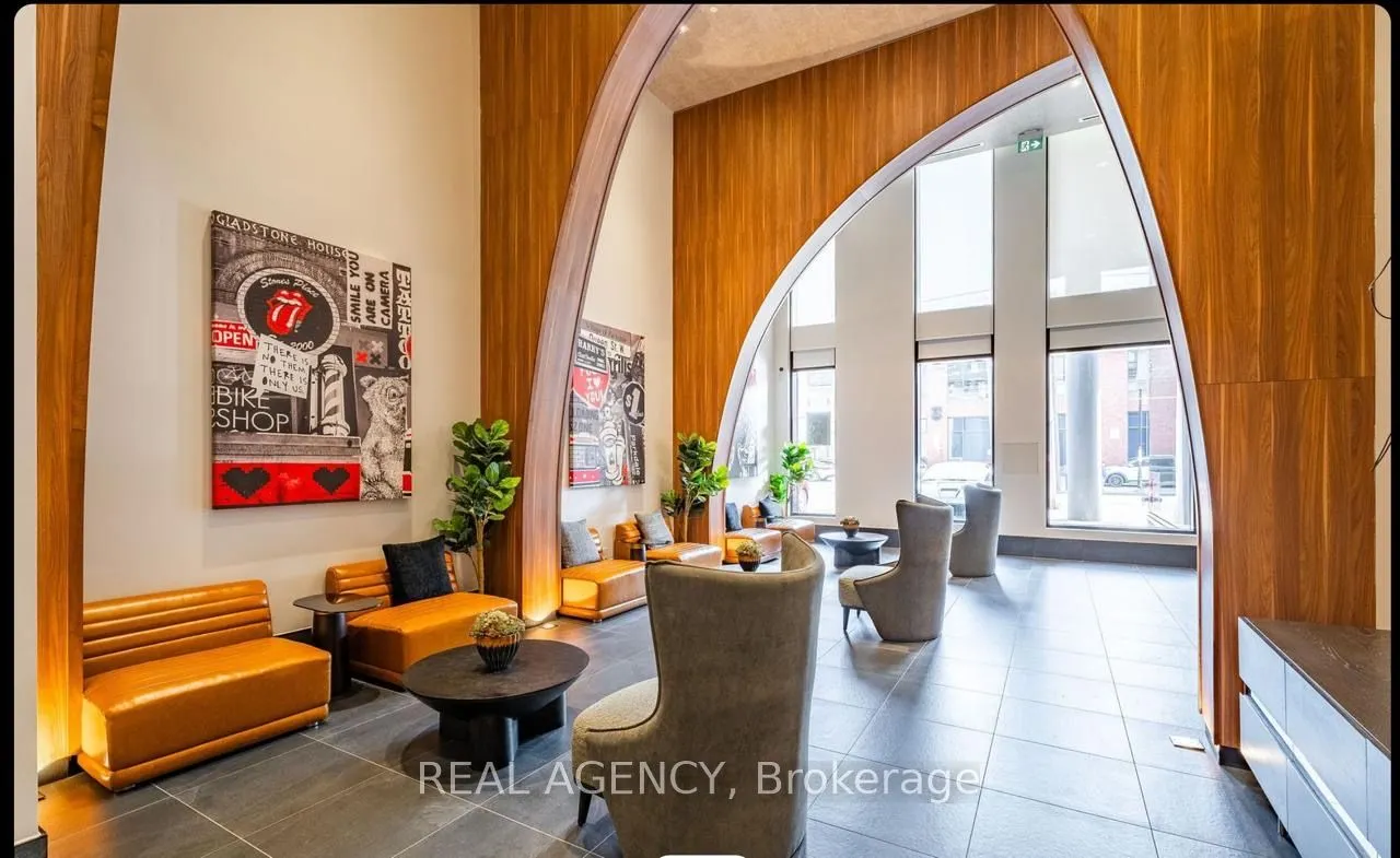 270 Dufferin Street, #821