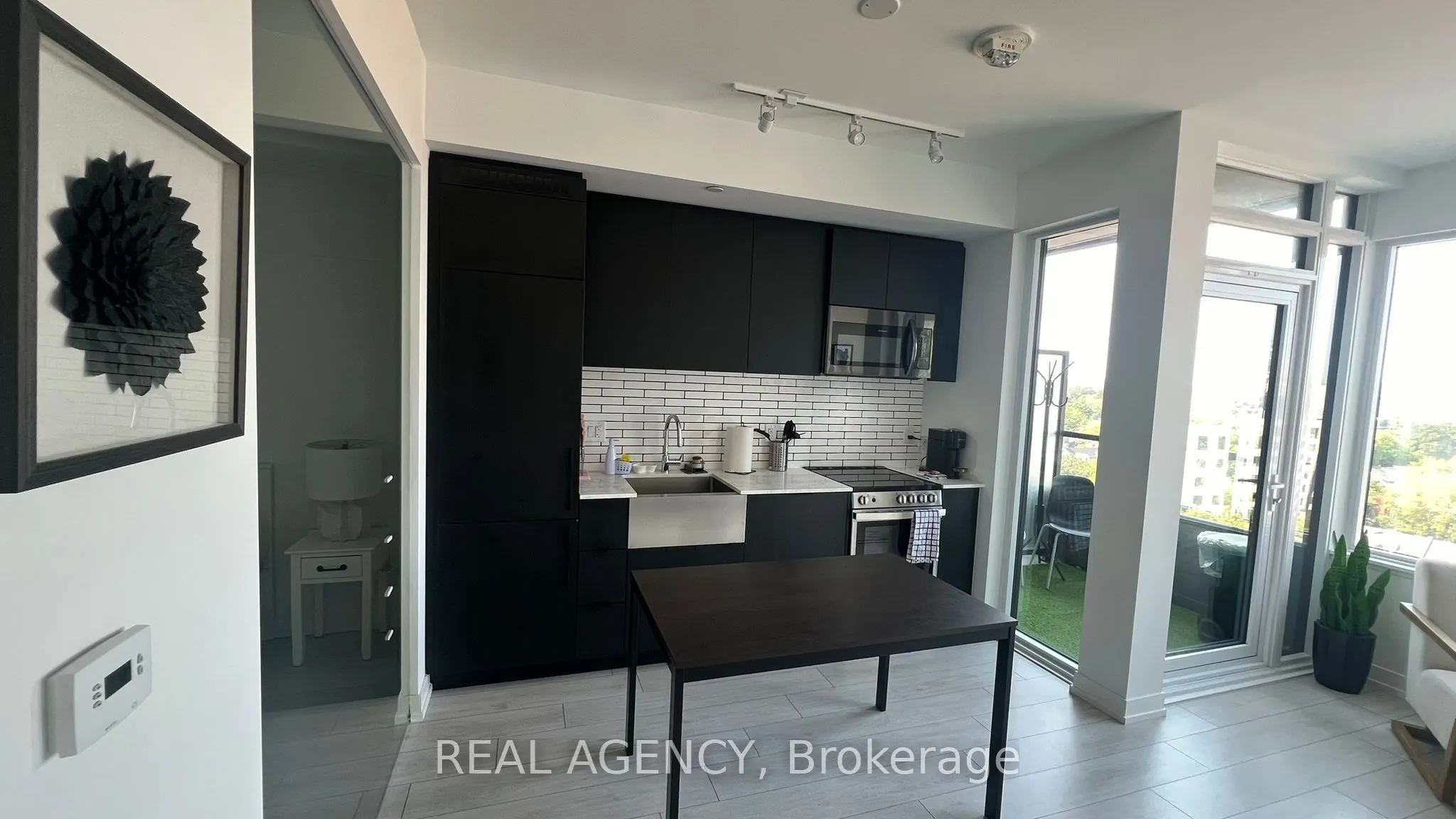 270 Dufferin Street, #821