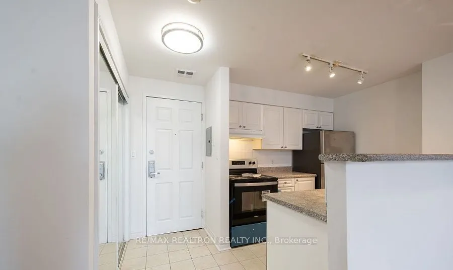 1401 Dupont Street, #122