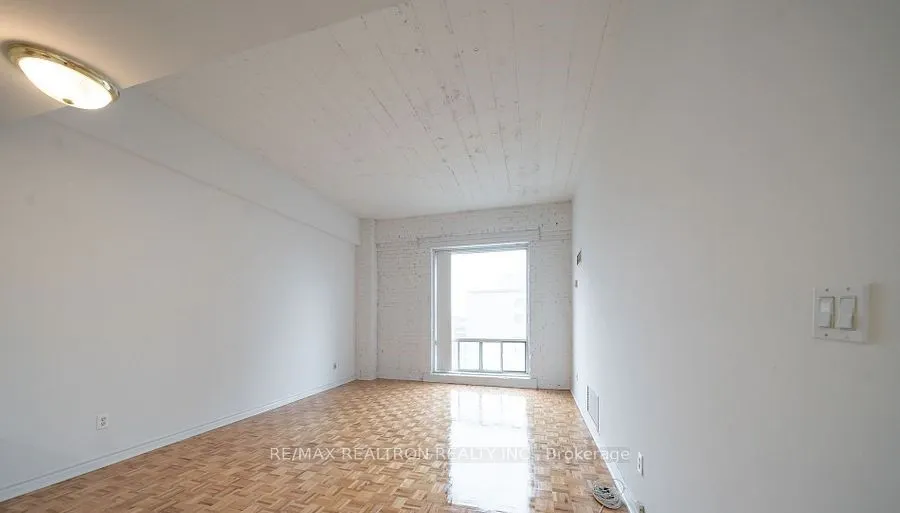 1401 Dupont Street, #122