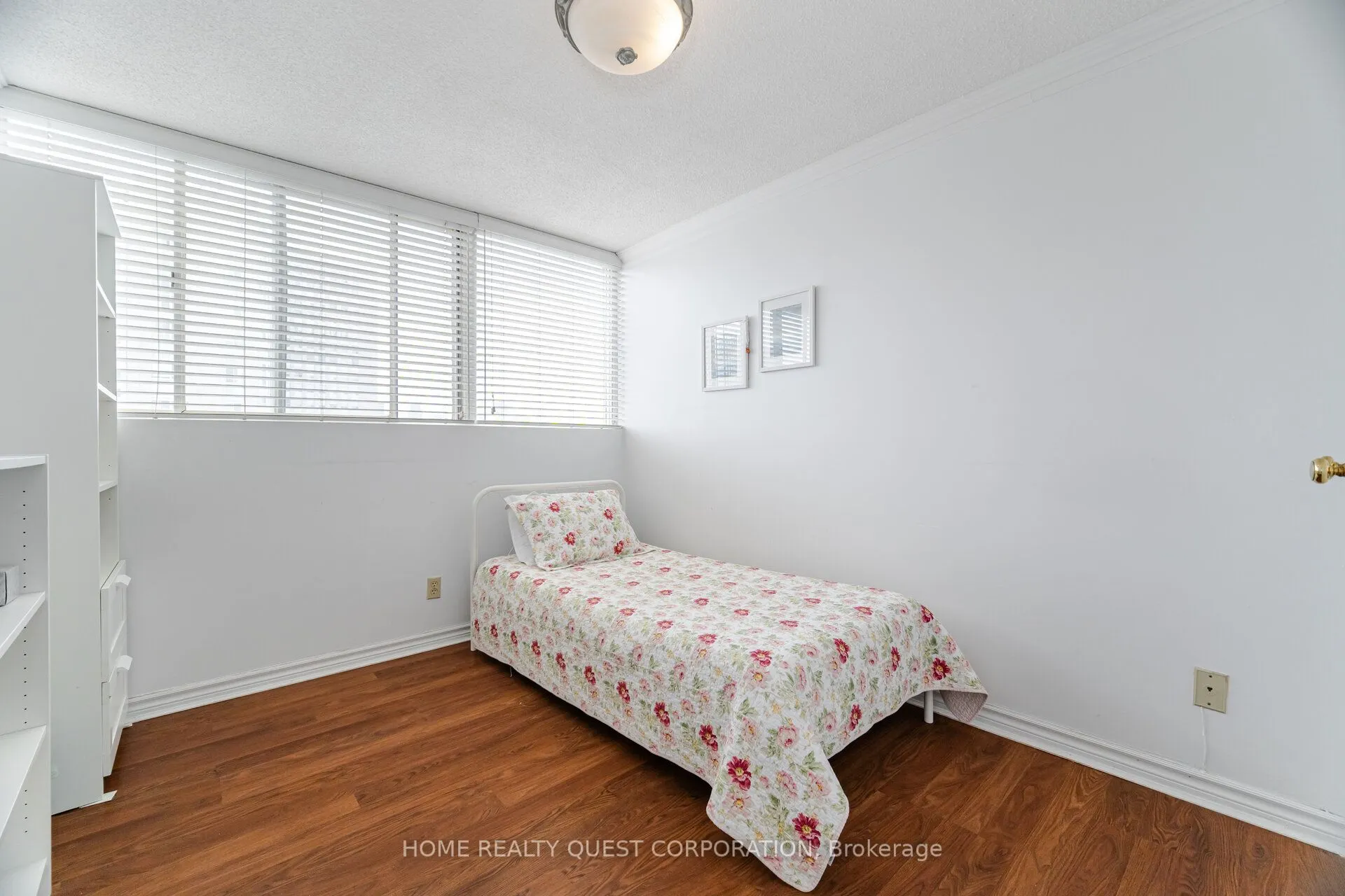 3700 Kaneff Crescent, #2202
