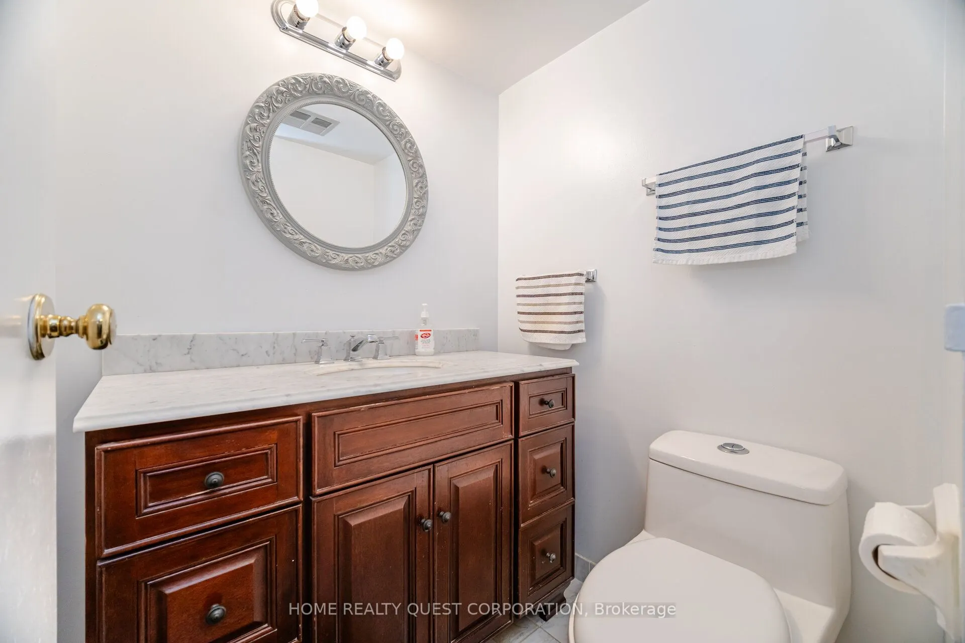 3700 Kaneff Crescent, #2202