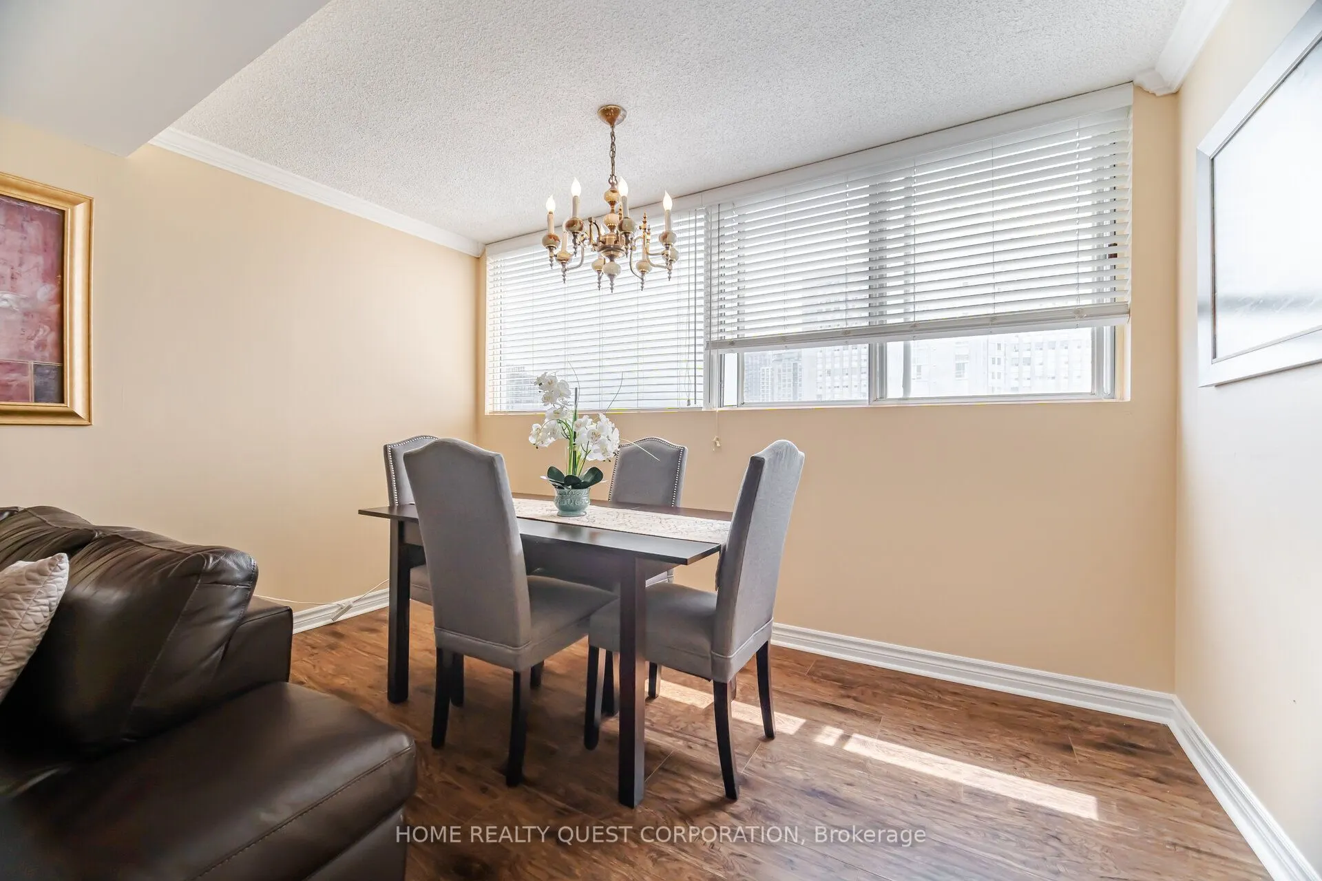 3700 Kaneff Crescent, #2202