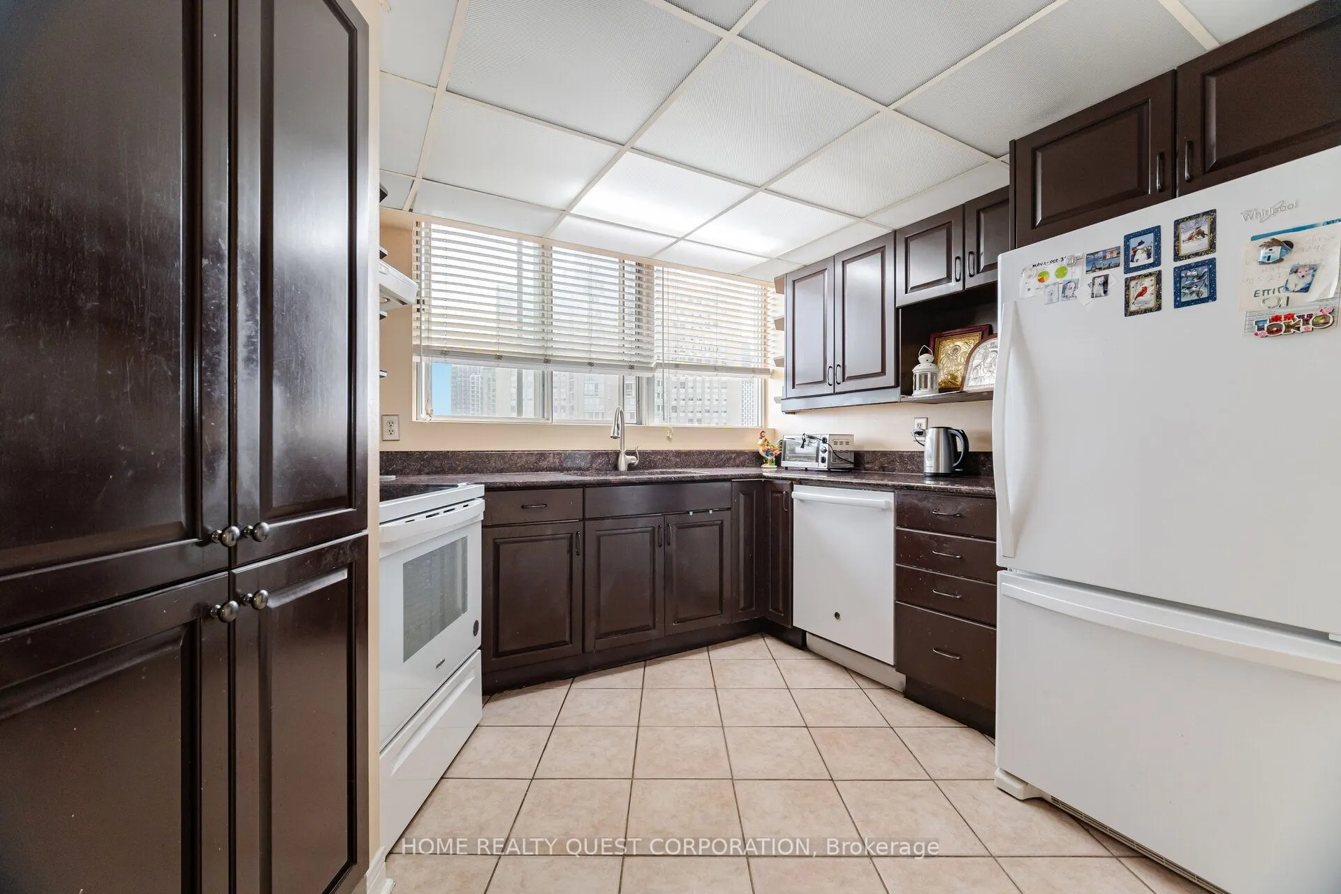 3700 Kaneff Crescent, #2202