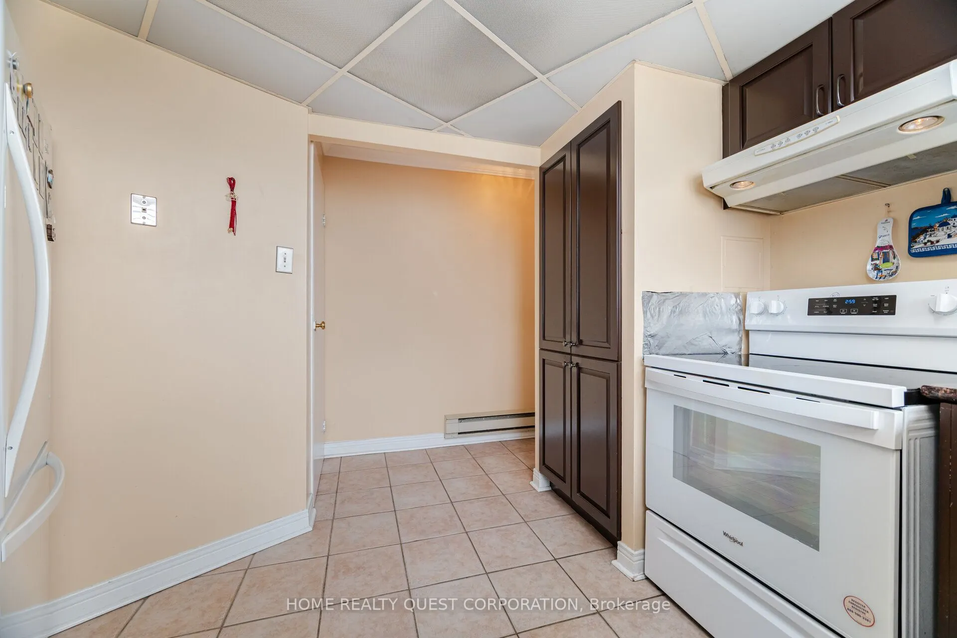 3700 Kaneff Crescent, #2202