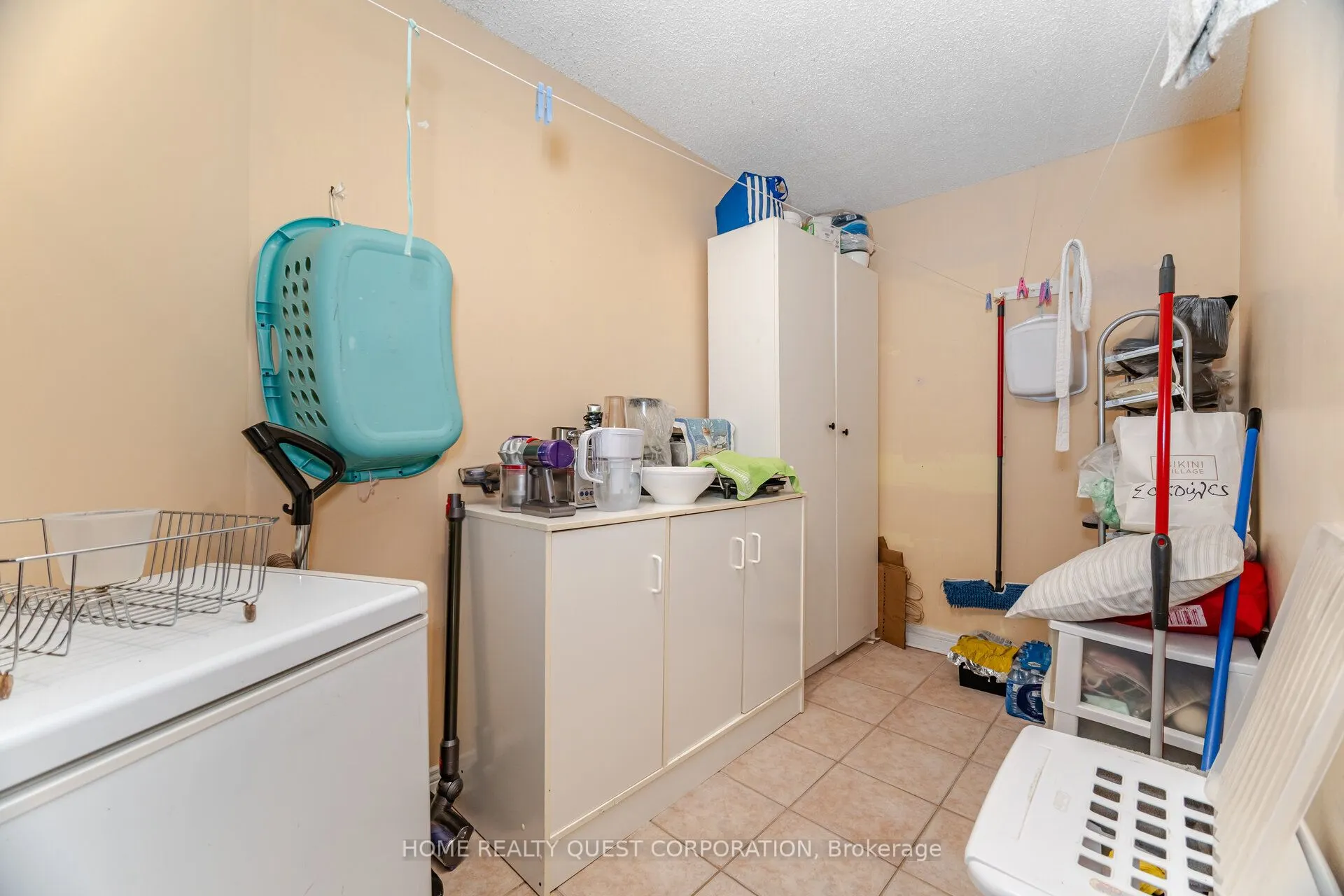 3700 Kaneff Crescent, #2202