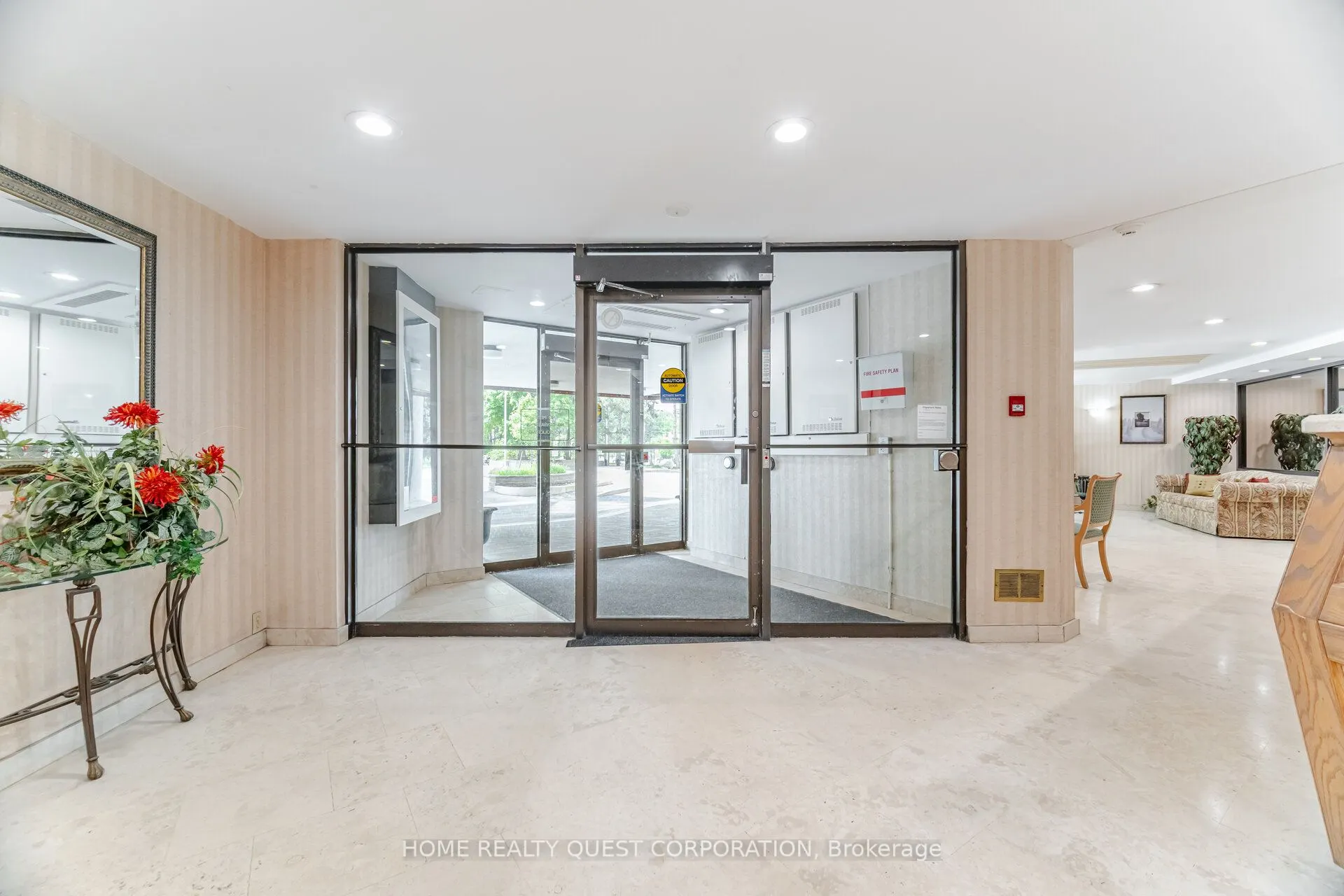 3700 Kaneff Crescent, #2202
