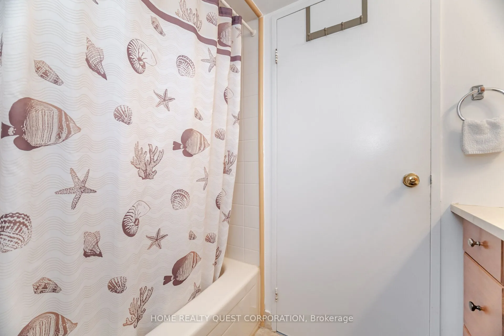 3700 Kaneff Crescent, #2202