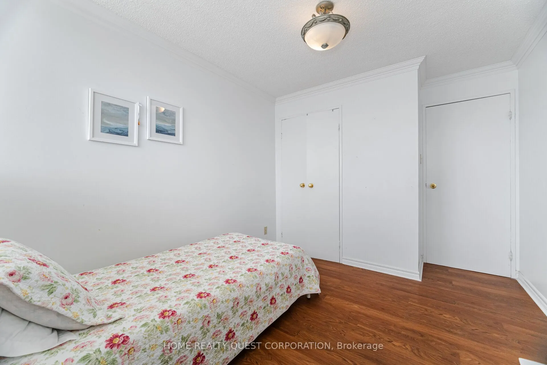 3700 Kaneff Crescent, #2202